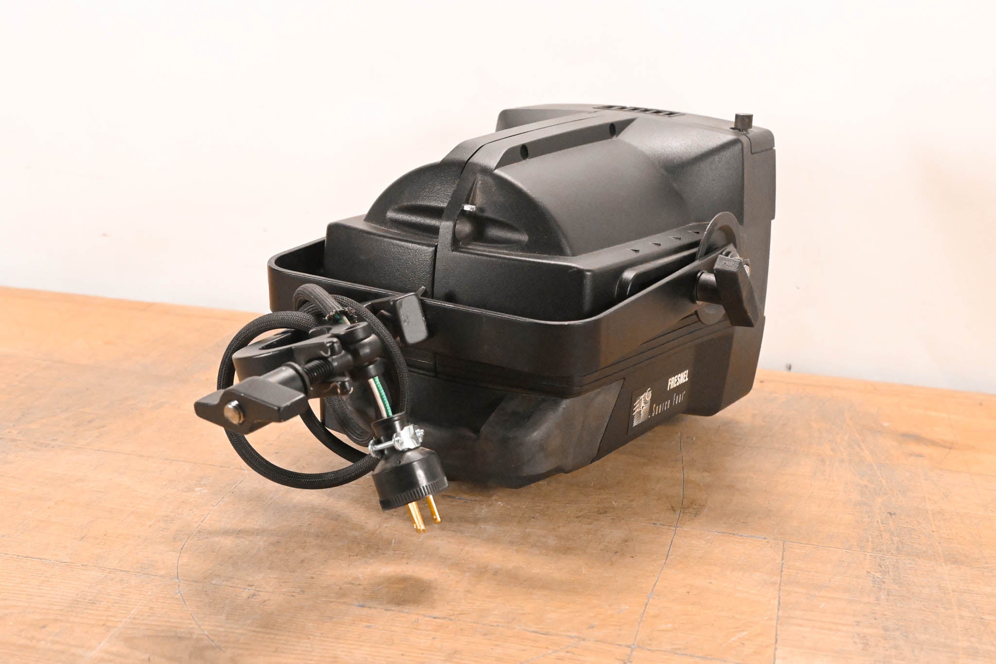 ETC Source Four Fresnel 750W Stage Light Fixture