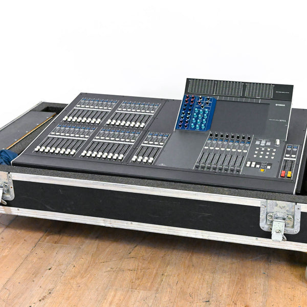 Yamaha M7CL-32 32-Channel Digital Audio Mixer with Road Case CG01XSN