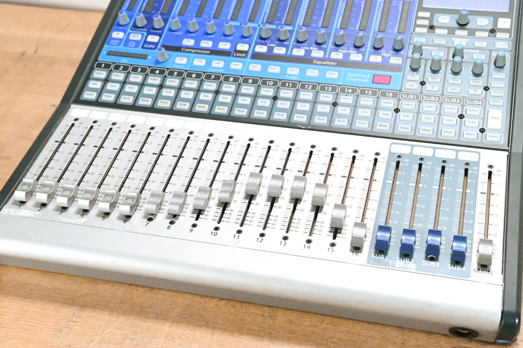 PreSonus StudioLive 16.4.2 16-Channel Digital Audio Mixer