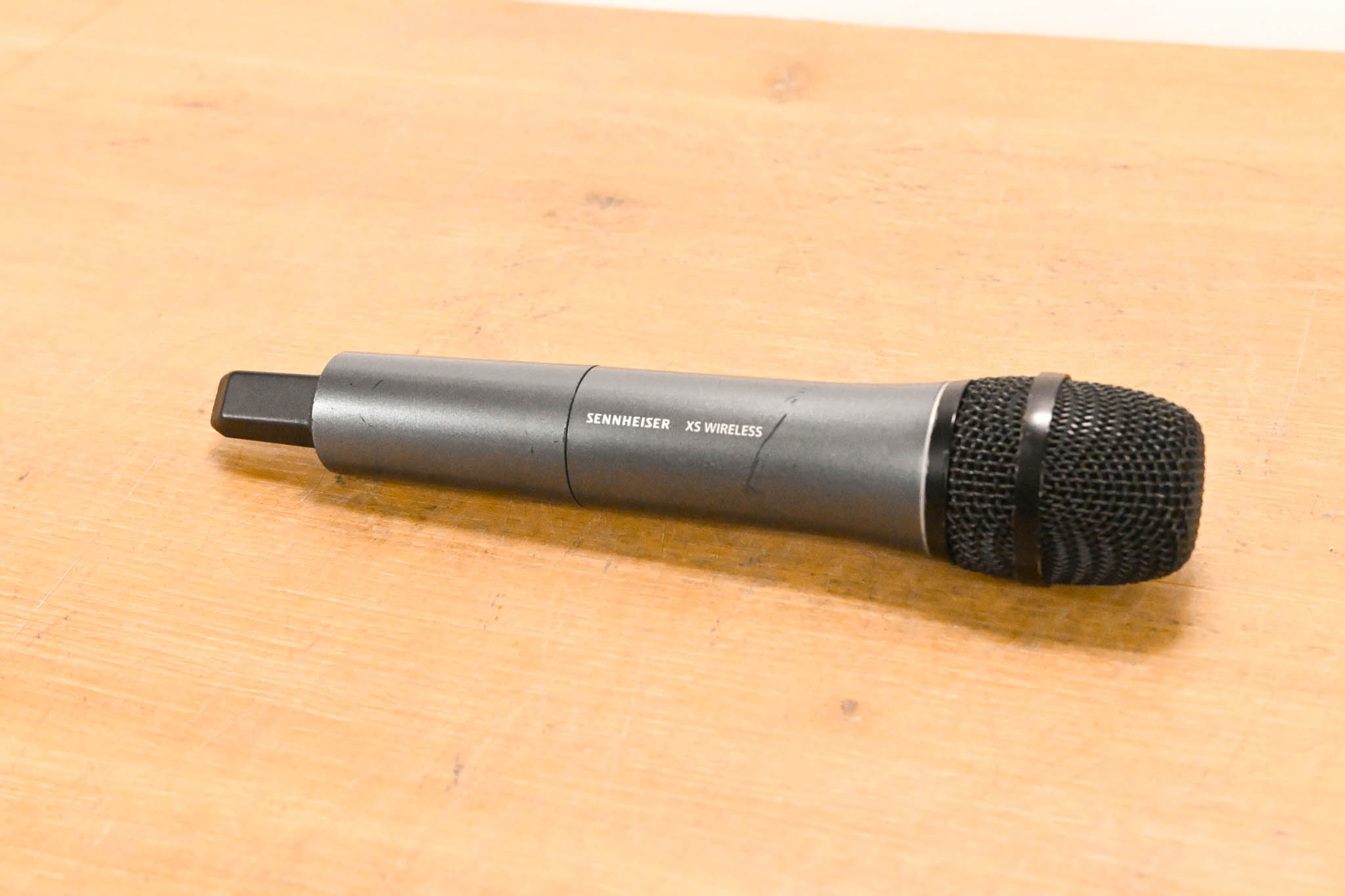 Sennheiser XSW 2-835 Wireless Handheld Microphone System - 548-572 MHz