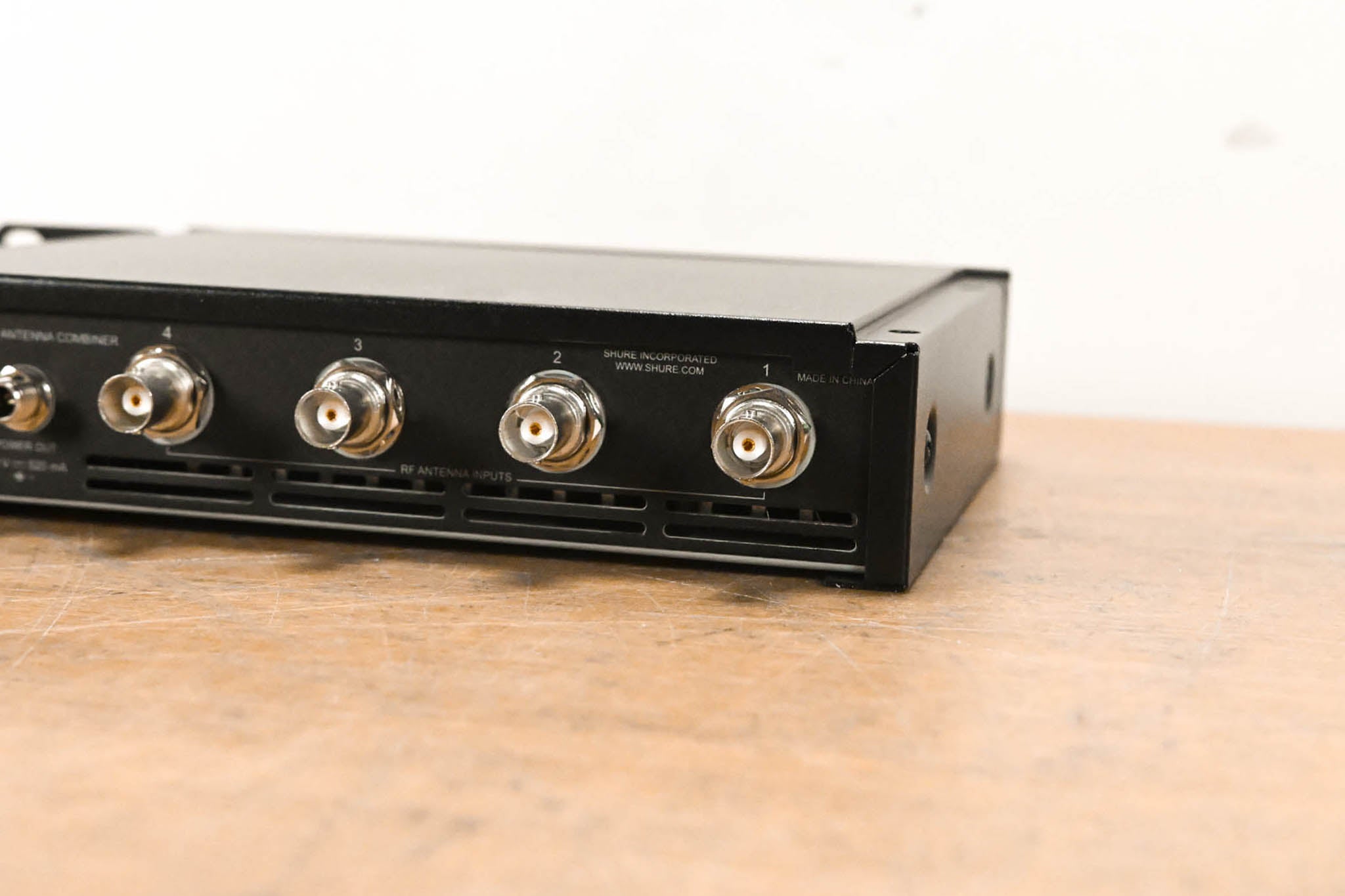 Shure PA411 Antenna Combiner for PSM 300 Series Wireless NO POWER SUPPLY