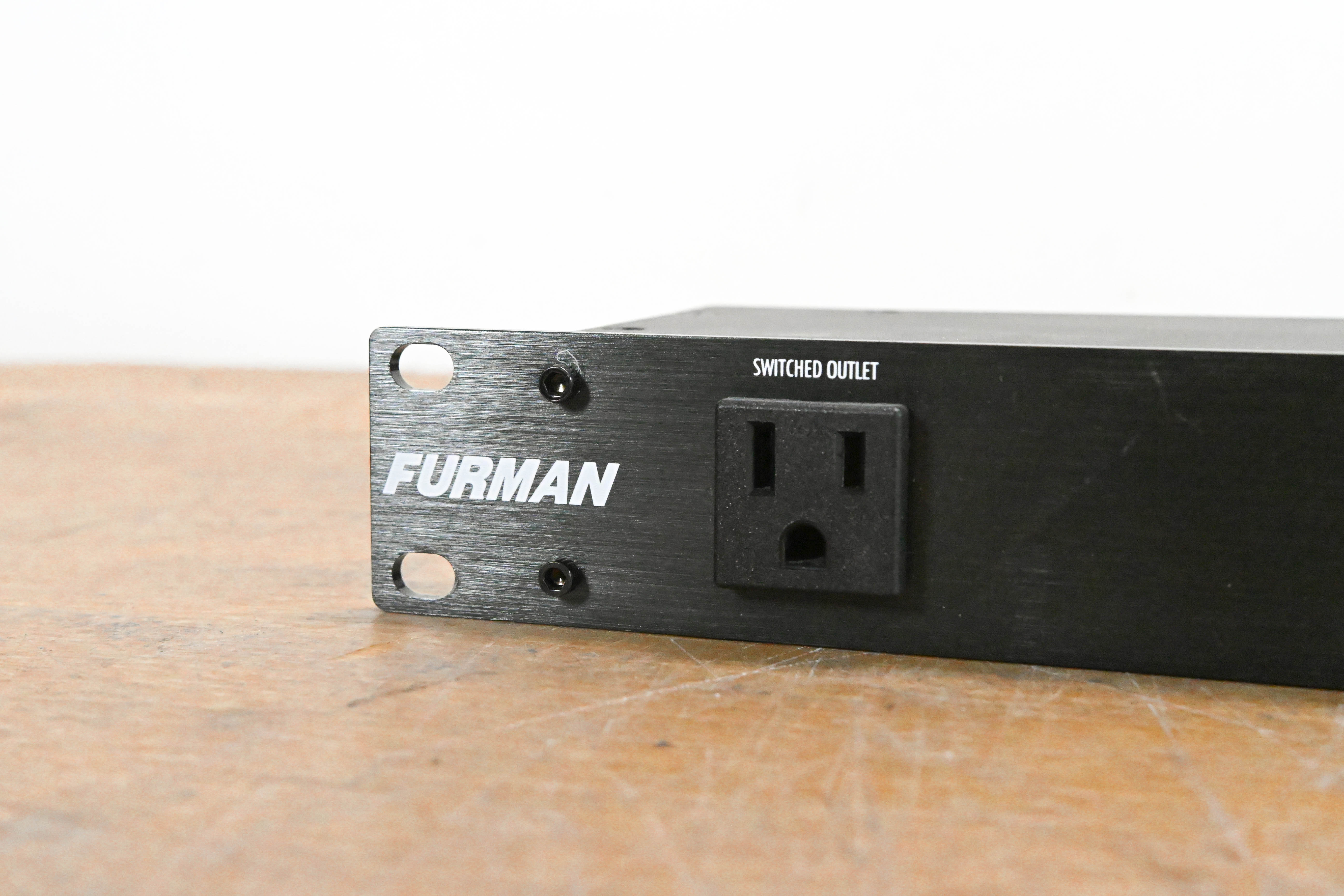 Furman M-8x2 8-Outlet Power Conditioner