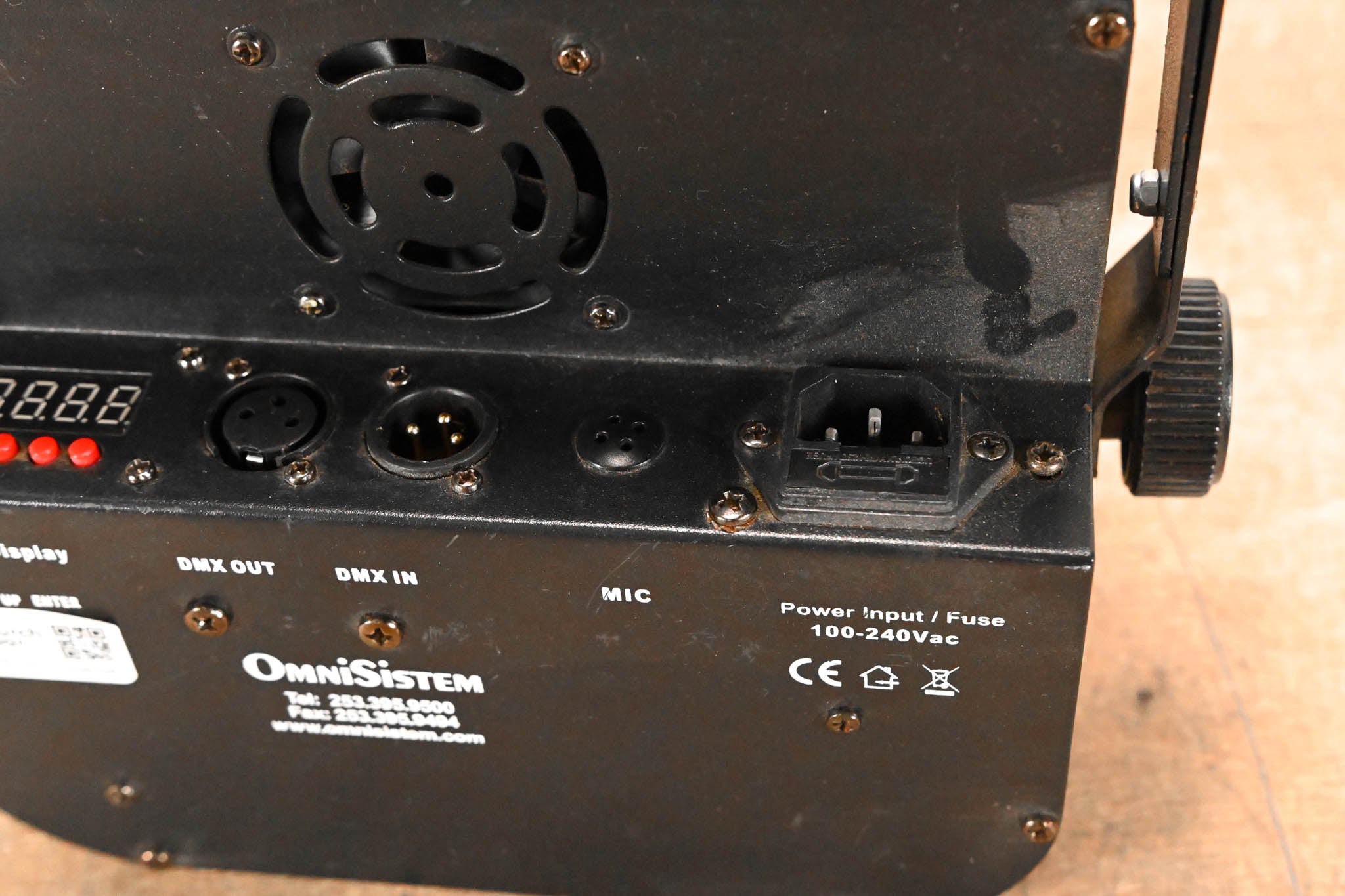 OmniSistem Thin Par Plus RGBW 6 x 10W RGBA Par Can Light