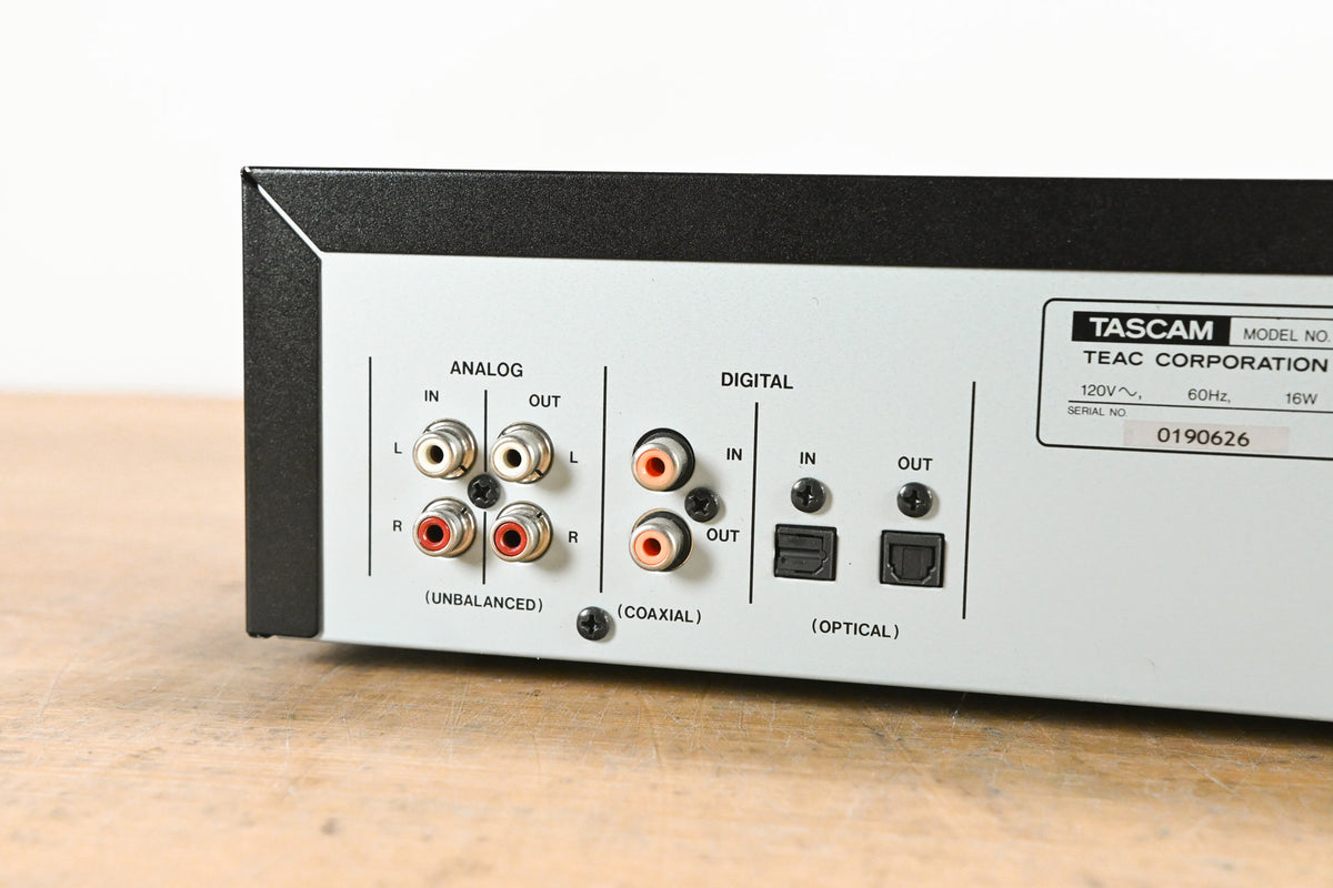 TASCAM CD-RW900 MKII Professional Rack-Mountable CD Recorder/Player