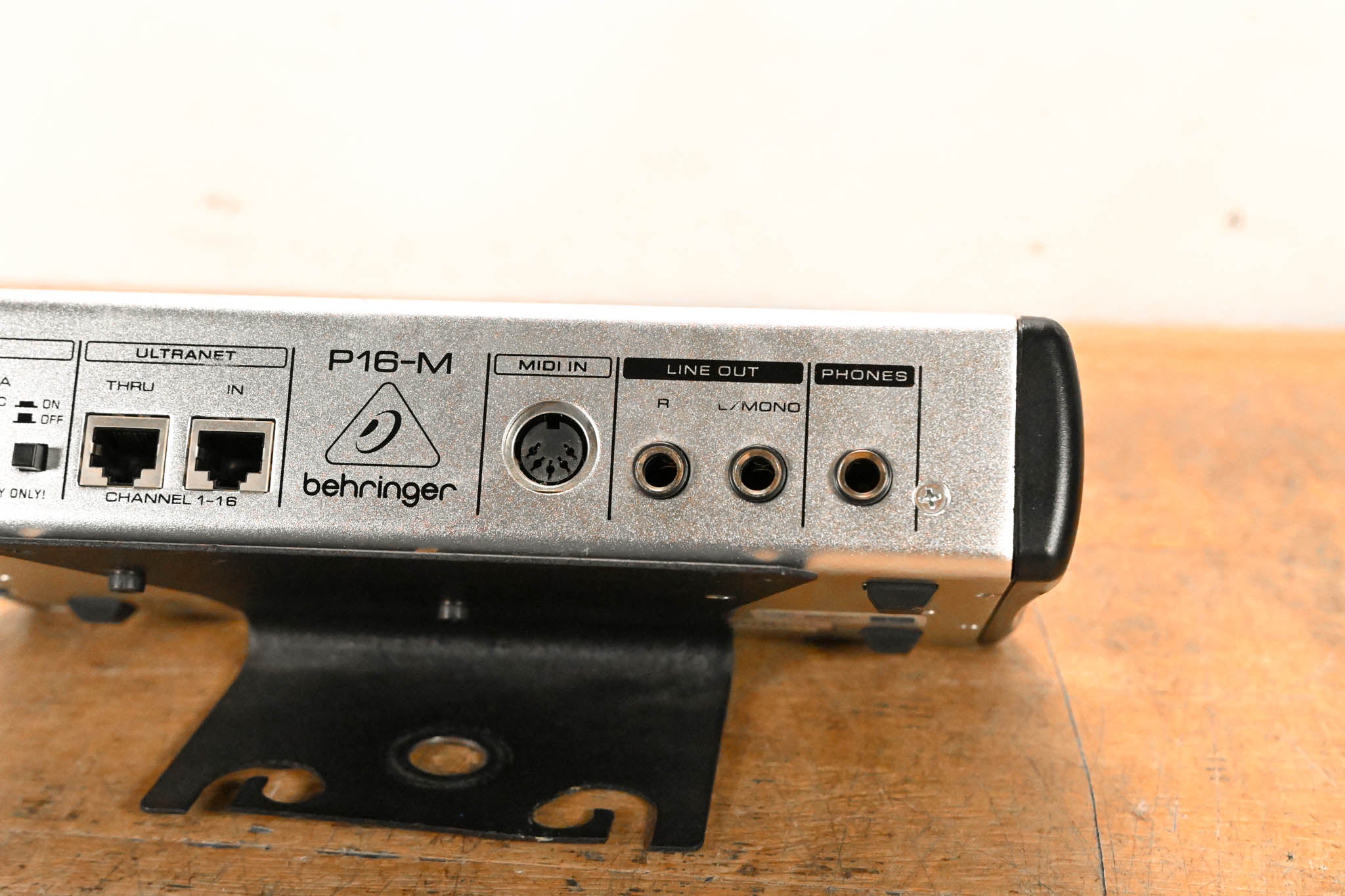 Behringer Powerplay P16-M 16-Channel Digital Personal Mixer