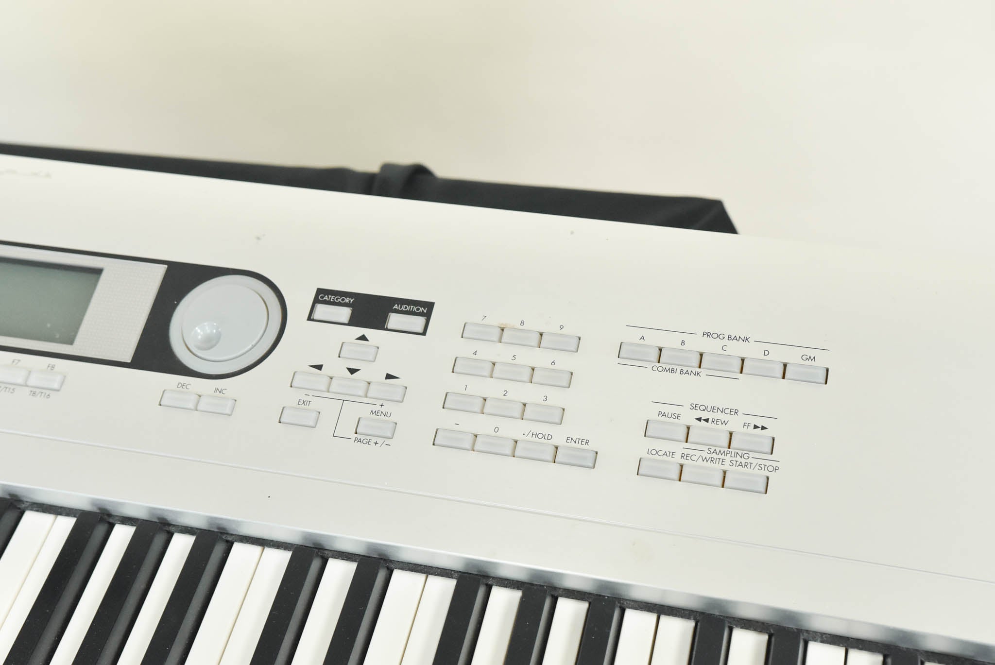 Korg TRITON Le 88 Music Workstation Keyboard