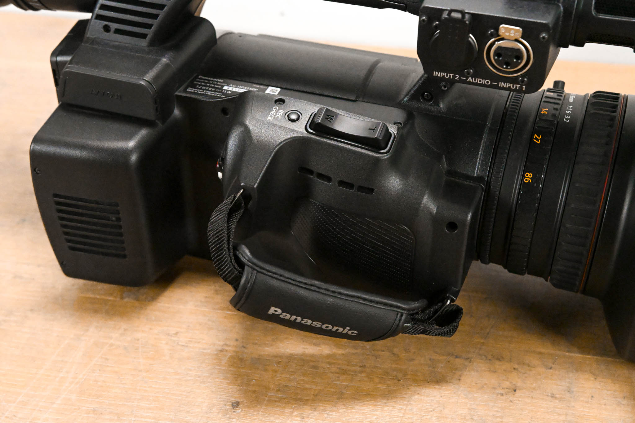 Panasonic AG-HPX250P P2 HD Handheld Camcorder