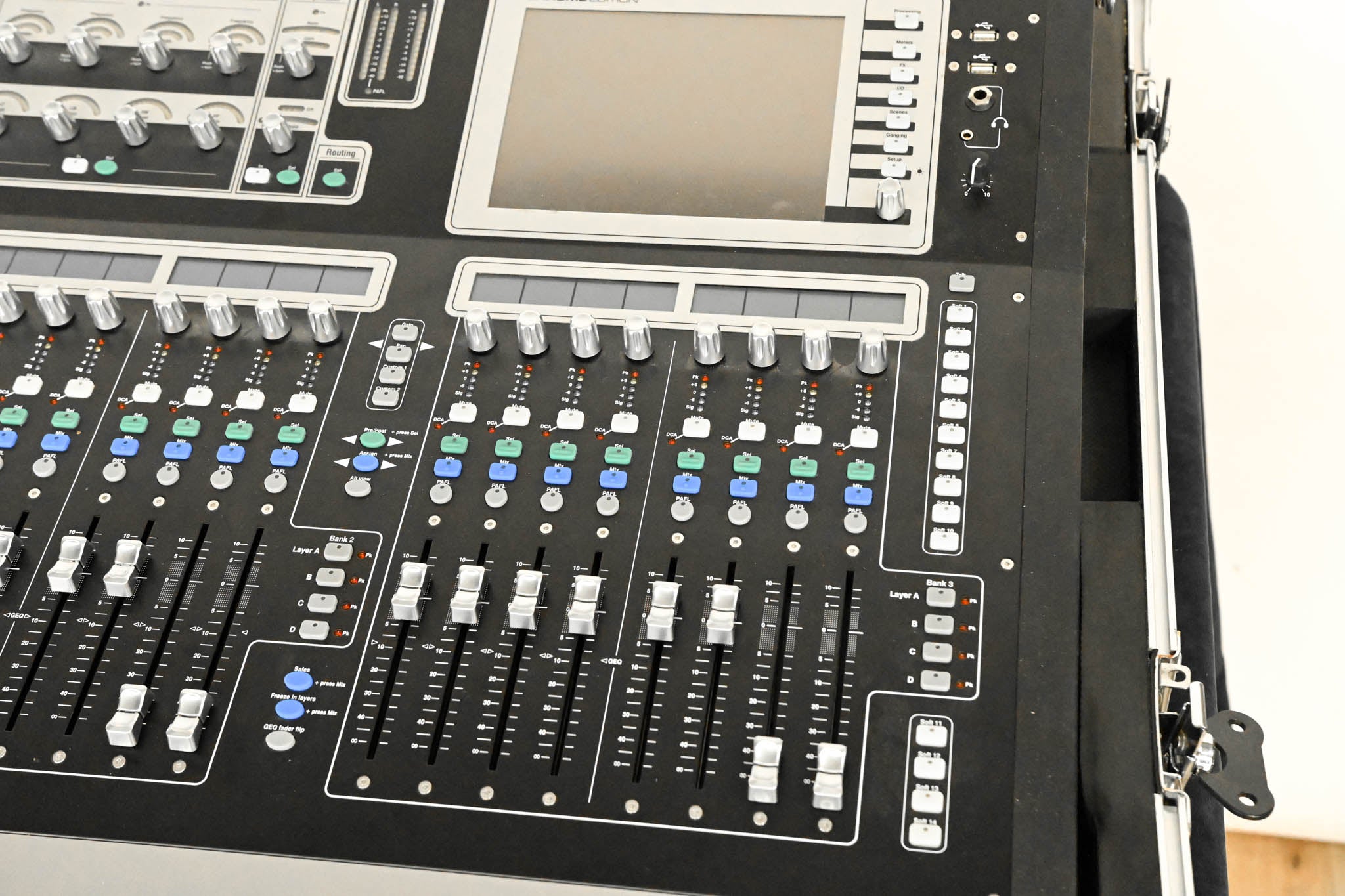 Allen & Heath GLD-112 Chrome Edition Digital Mixing Surface w/ Road Case