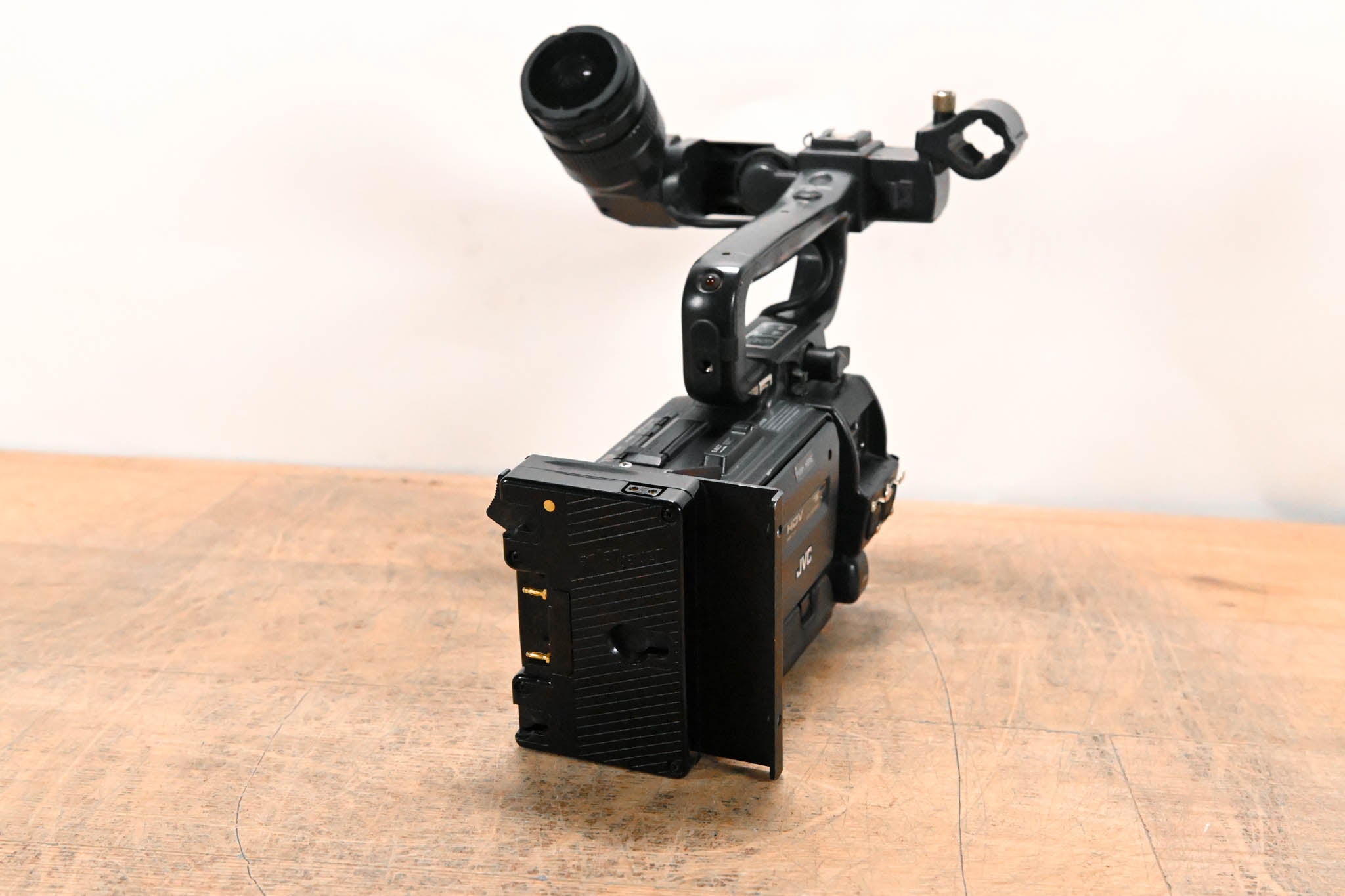 JVC GY-HD100 High Definition 3-CCD MiniDV Professional Camcorder