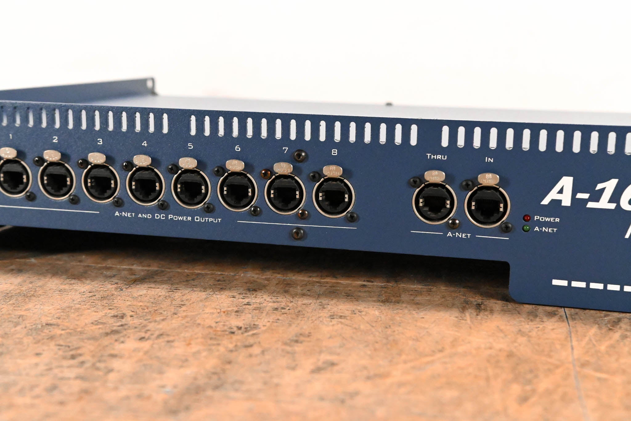 Aviom A-16D Pro A-Net Distributor