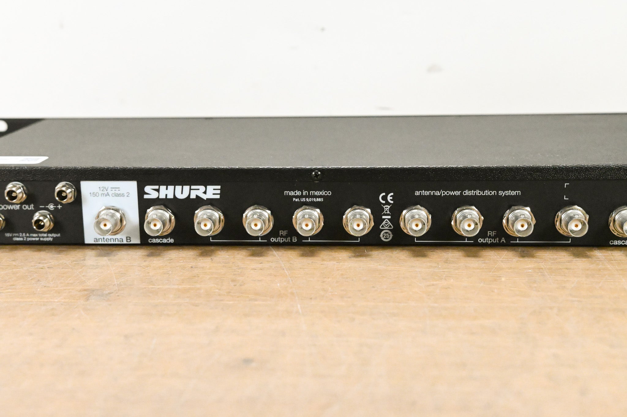 Shure UA844+SWB UHF Wideband Antenna Distribution System NO POWER SUPPLY