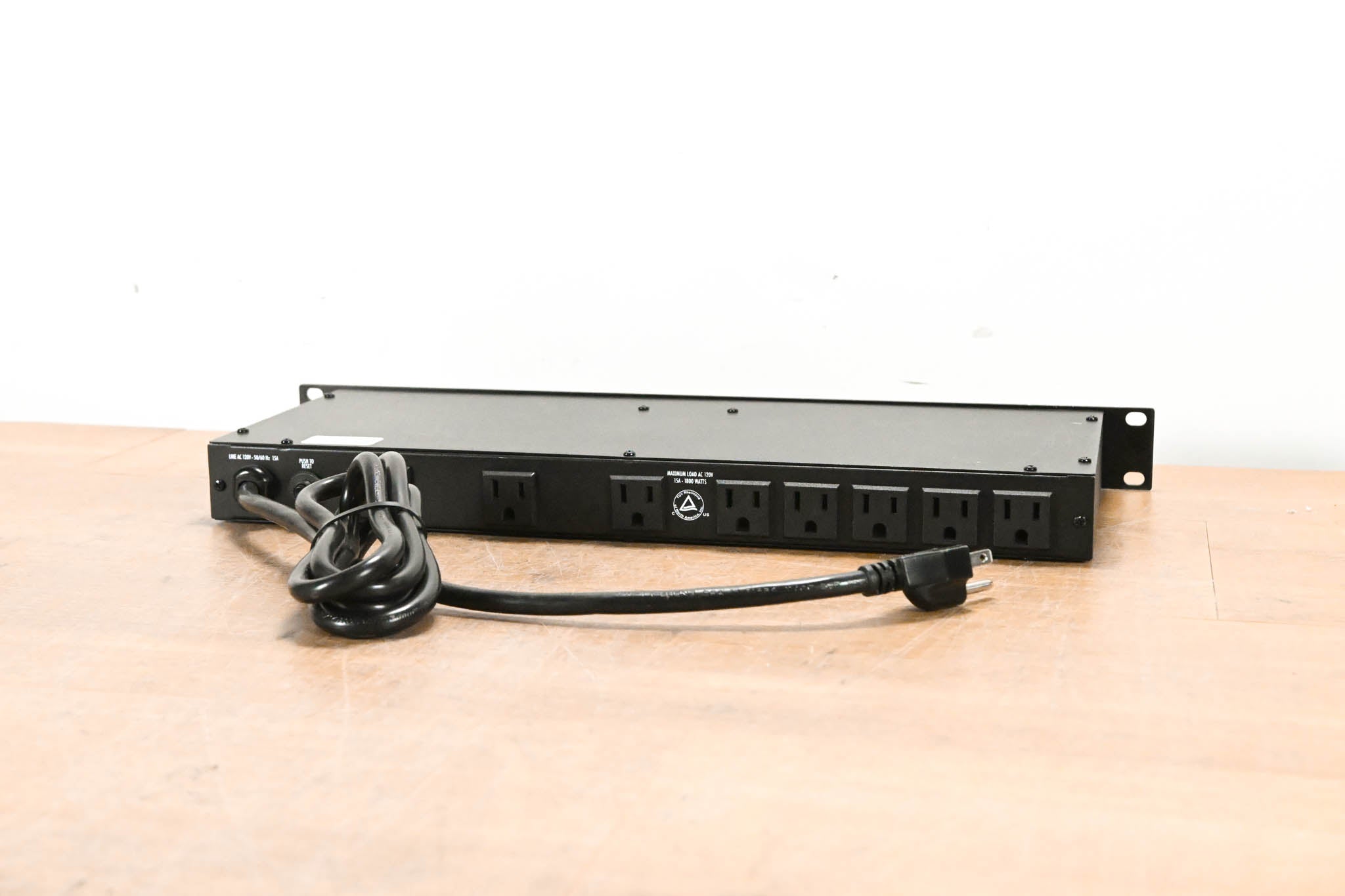 Furman M-8x 15A Power Conditioner