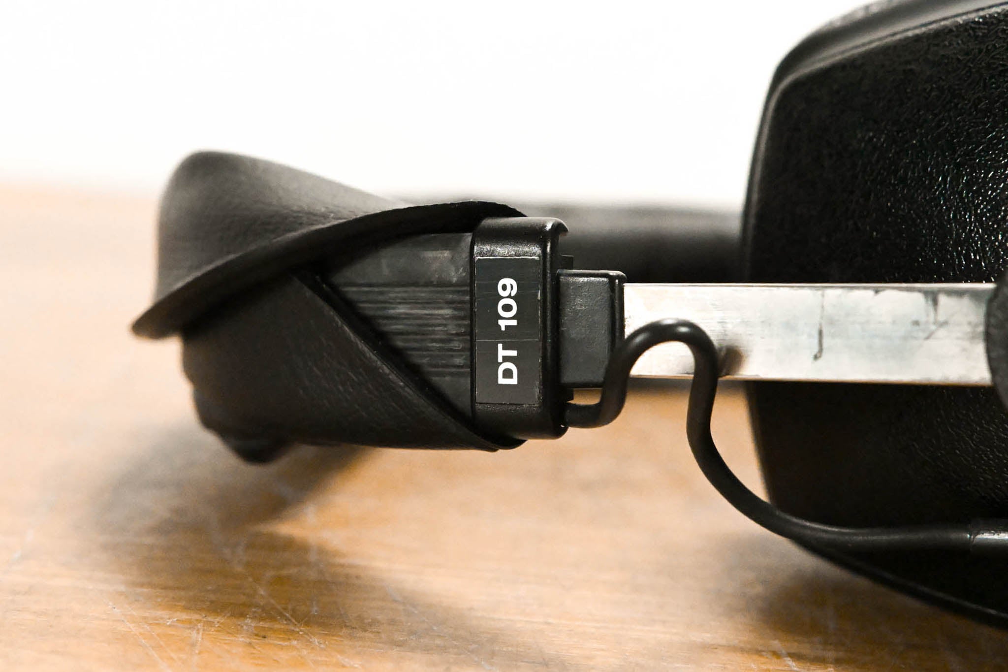 Beyerdynamic DT 109 Dual-Ear Headset with Dynamic Mic
