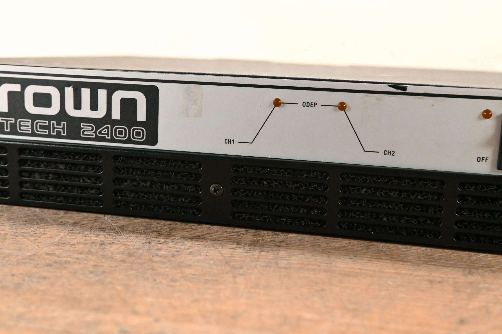 Crown Micro-Tech 2400 2-Channel Power Amplifier