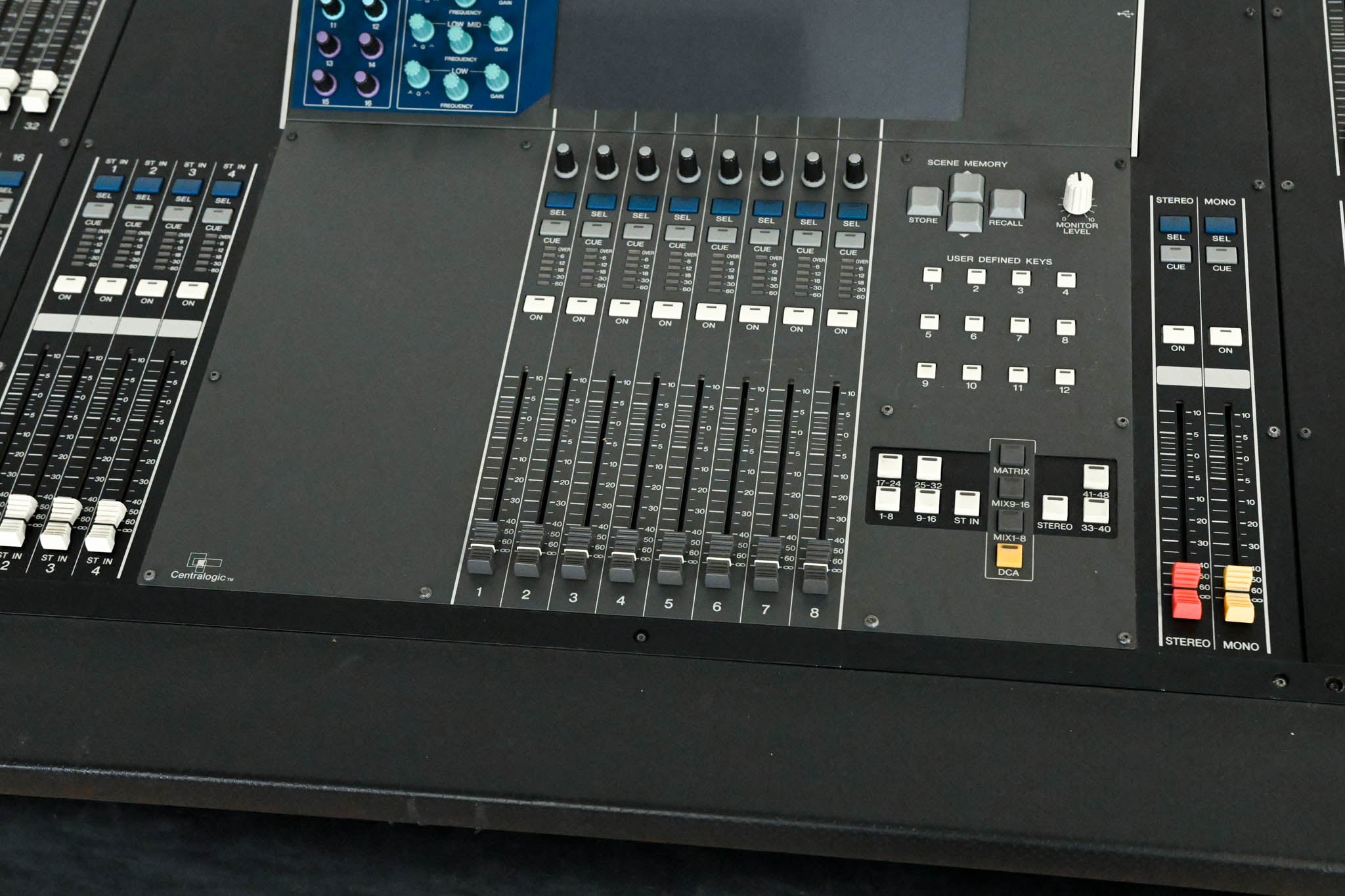Yamaha M7CL-48 48-Channel Digital Audio Mixing Console
