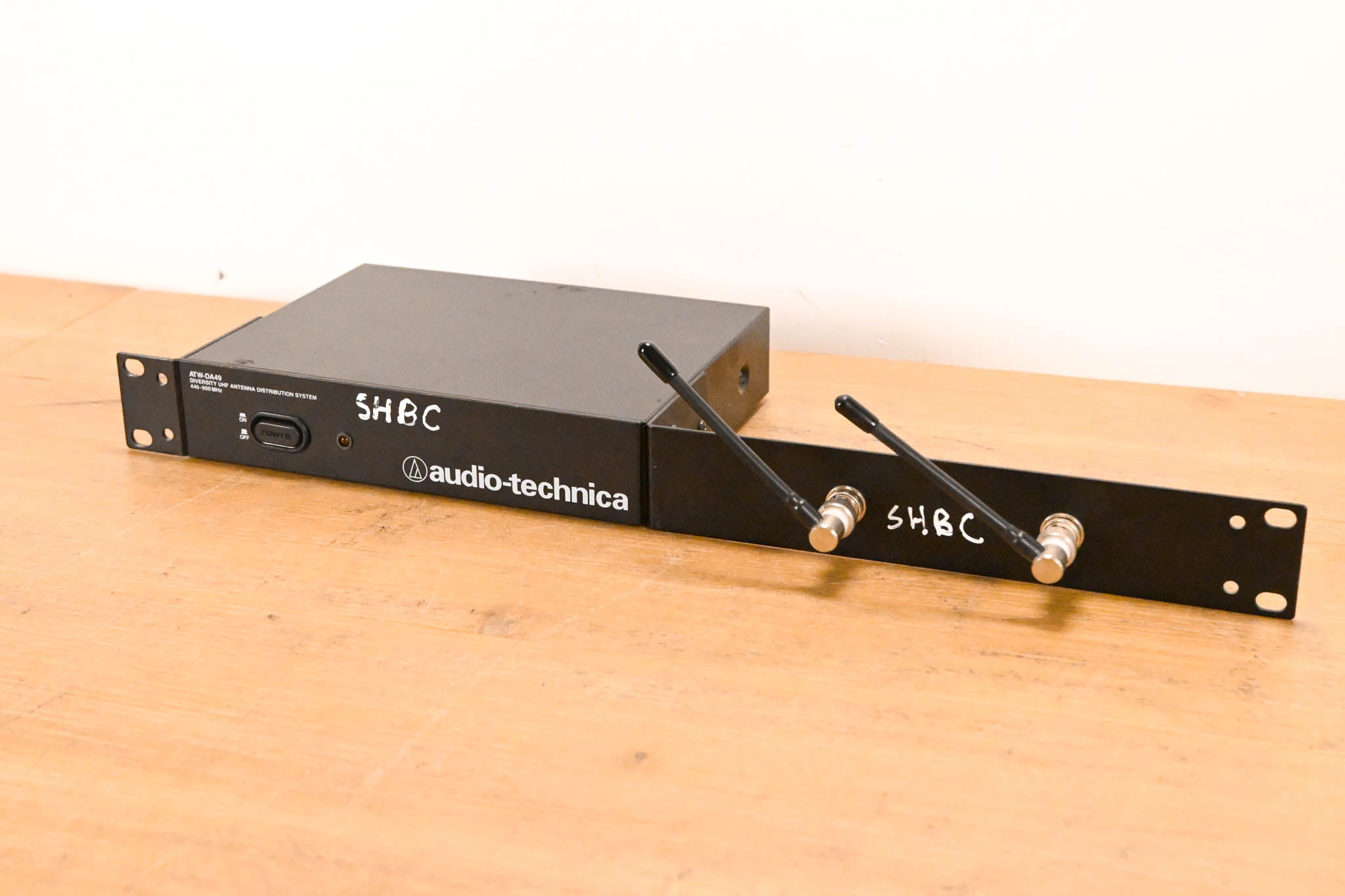 Audio-Technica ATW-DA49 UHF Antenna Distribution System NO POWER SUPPLY