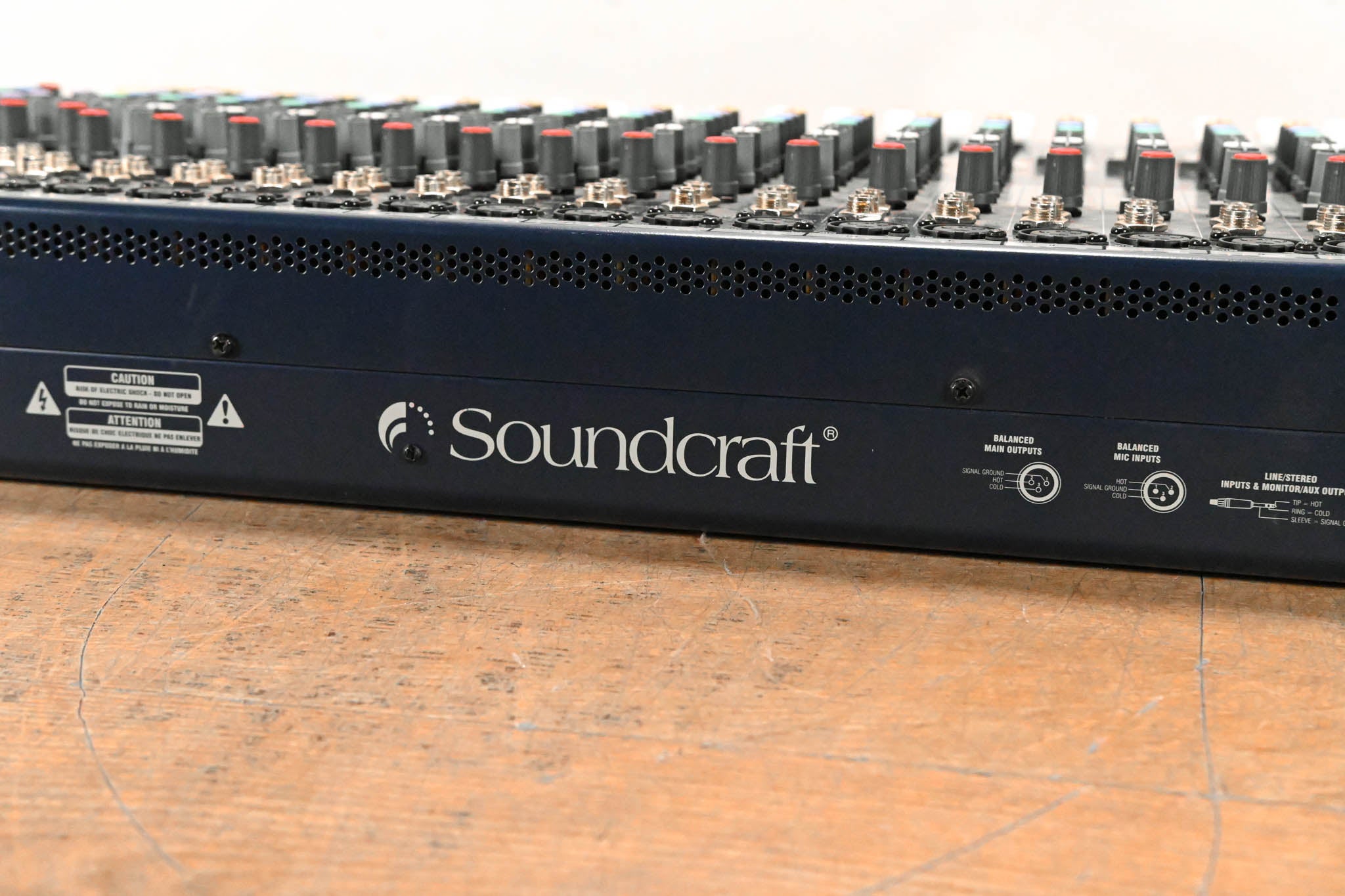 Soundcraft MFXi 20/2 20-Channel Analog Mixer with Effects