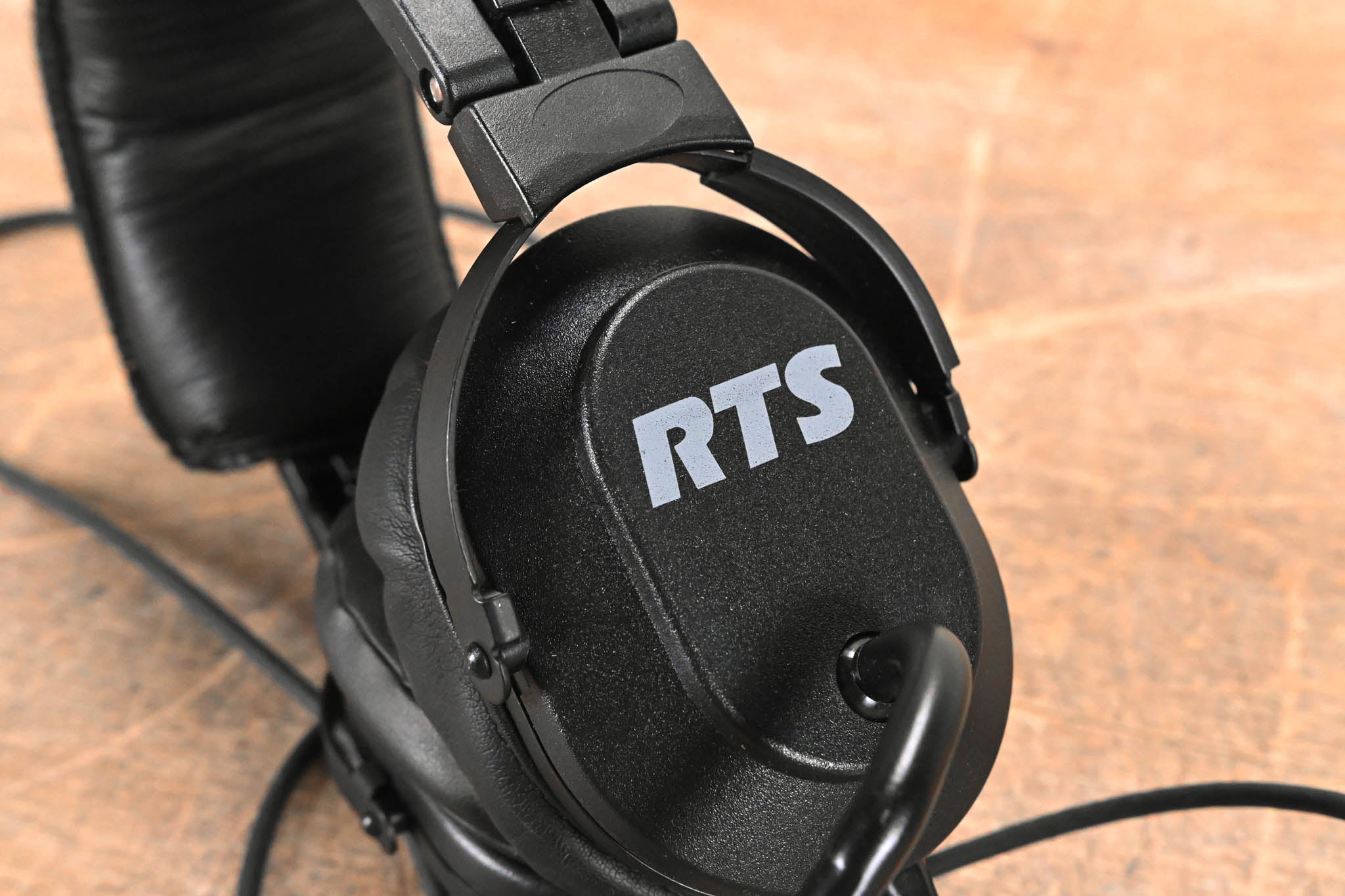 RTS HR-2 A4M Dual-Sided Full-Cushion Medium-Weight Intercom Headset