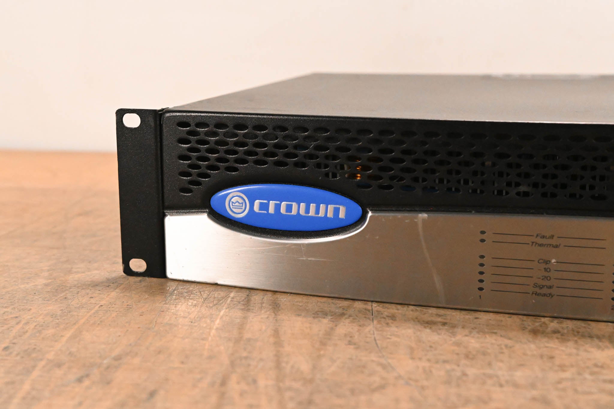 Crown CTs 600 Two-Channel 300W Power Amplifier