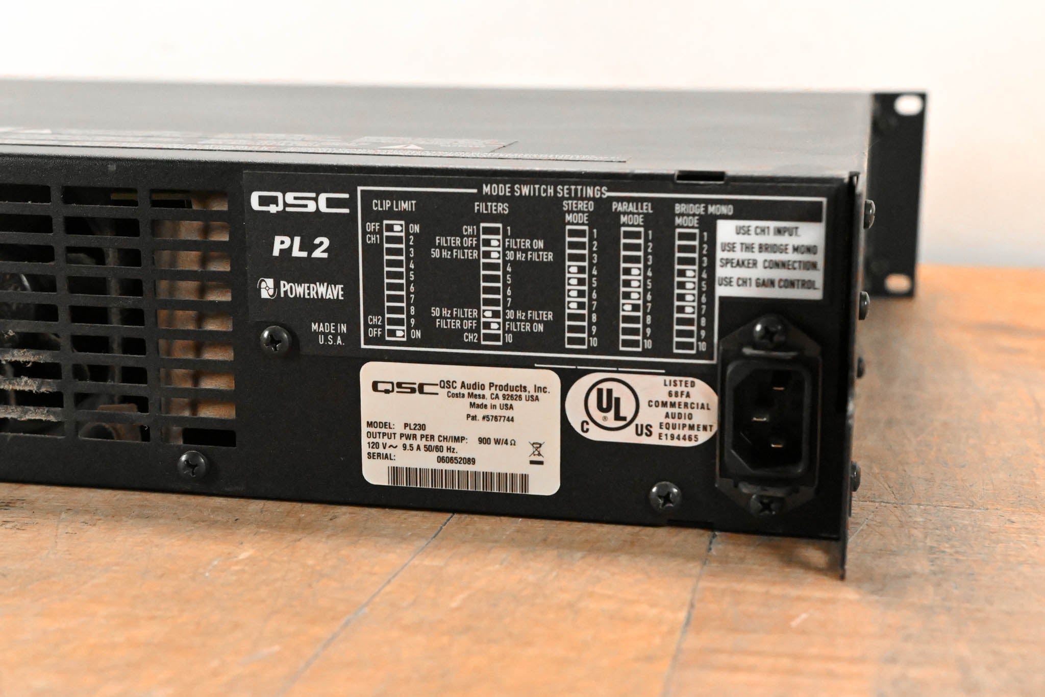 QSC PL230 PowerLight 2 Series 2-Channel 1500W Power Amplifier