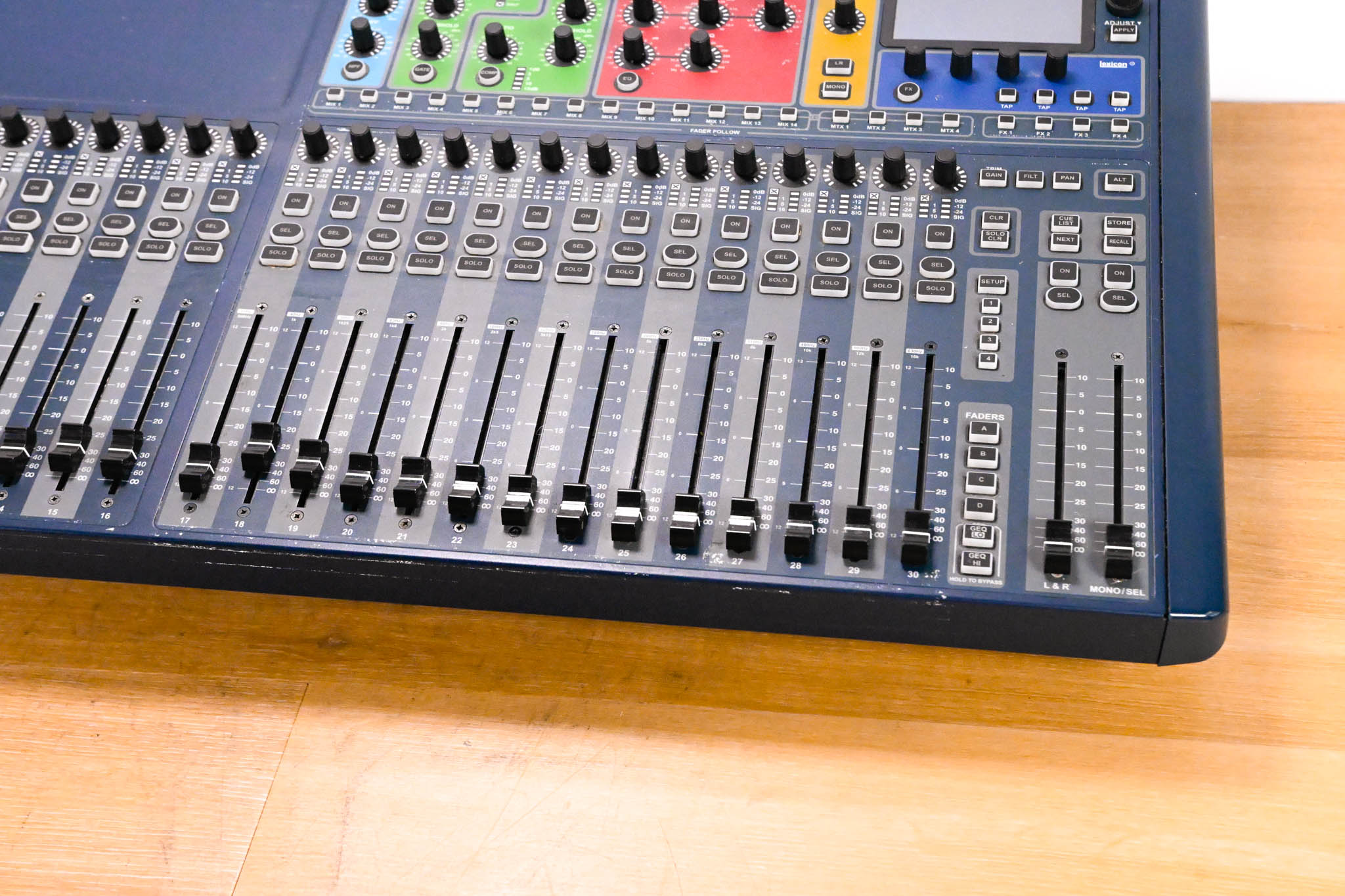 Soundcraft Si Expression 3 32-Channel Digital Mixer