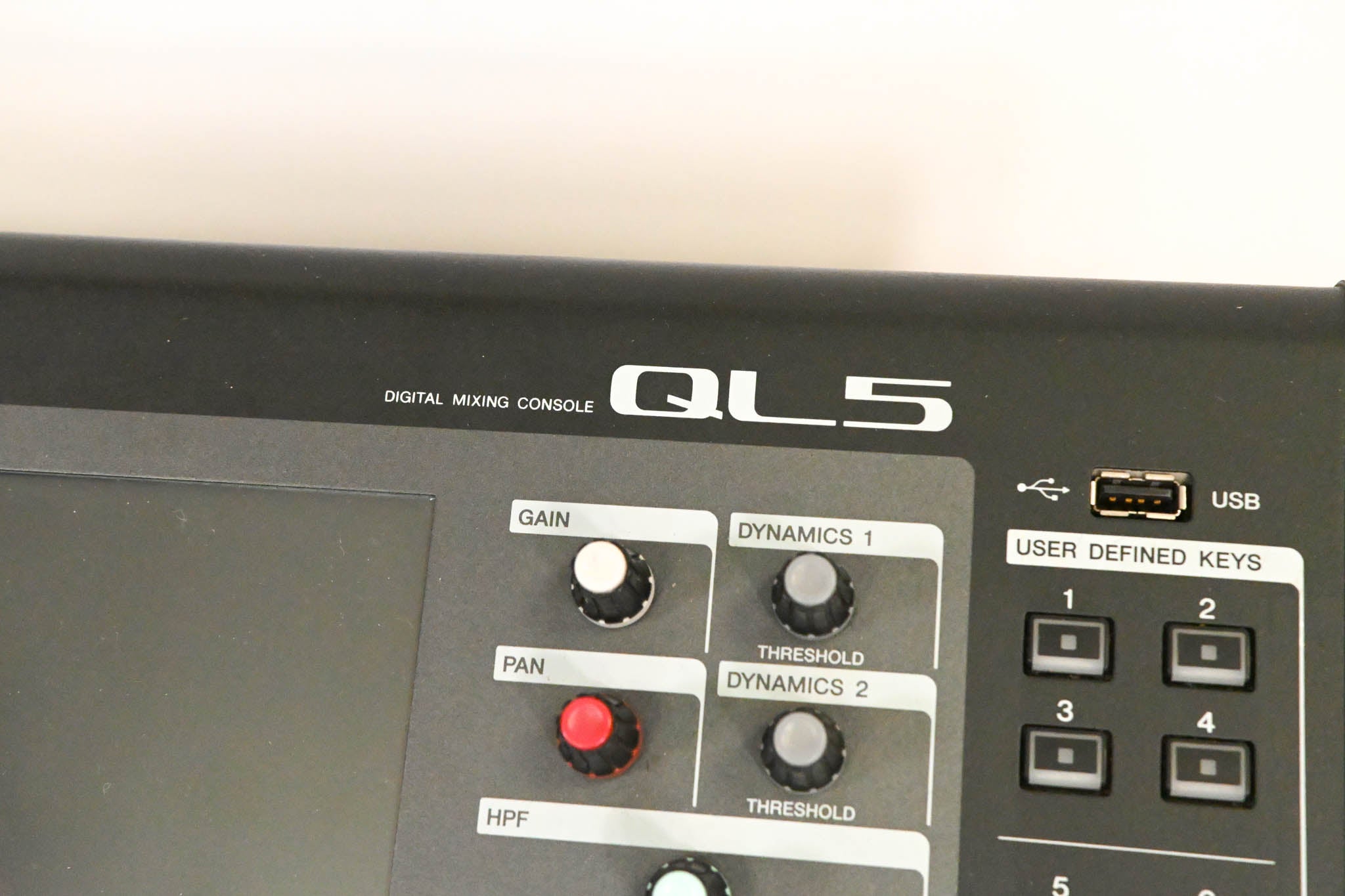 Yamaha QL5 64-Channel Digital Audio Mixing Console