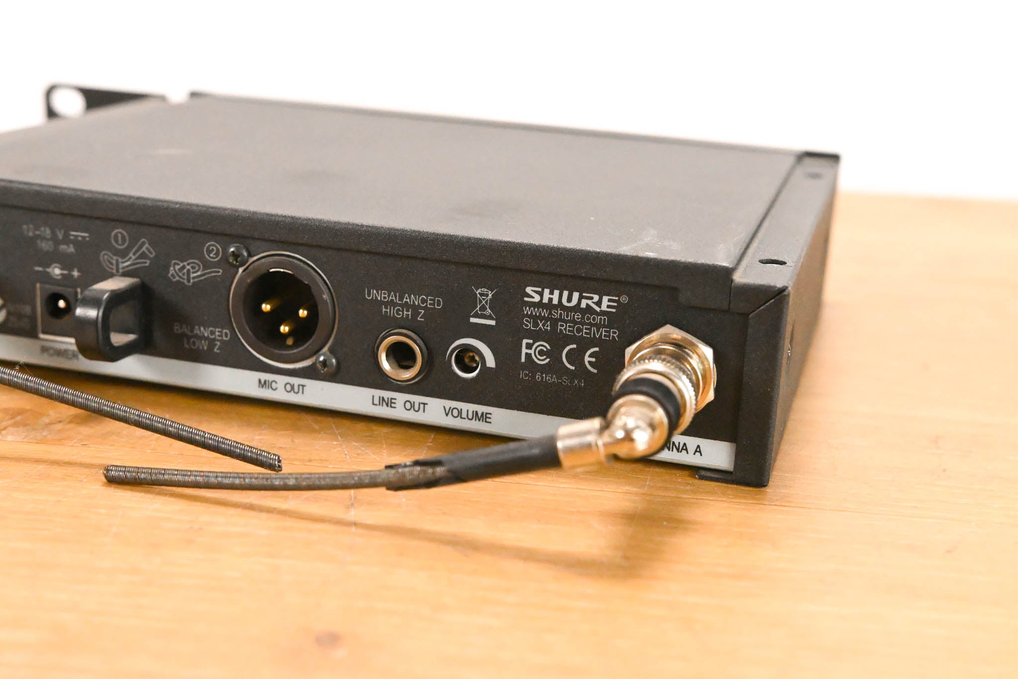 Shure SLX4 Wireless Receiver - H5 Band: 518-542 MHz (NO POWER SUPPLY)