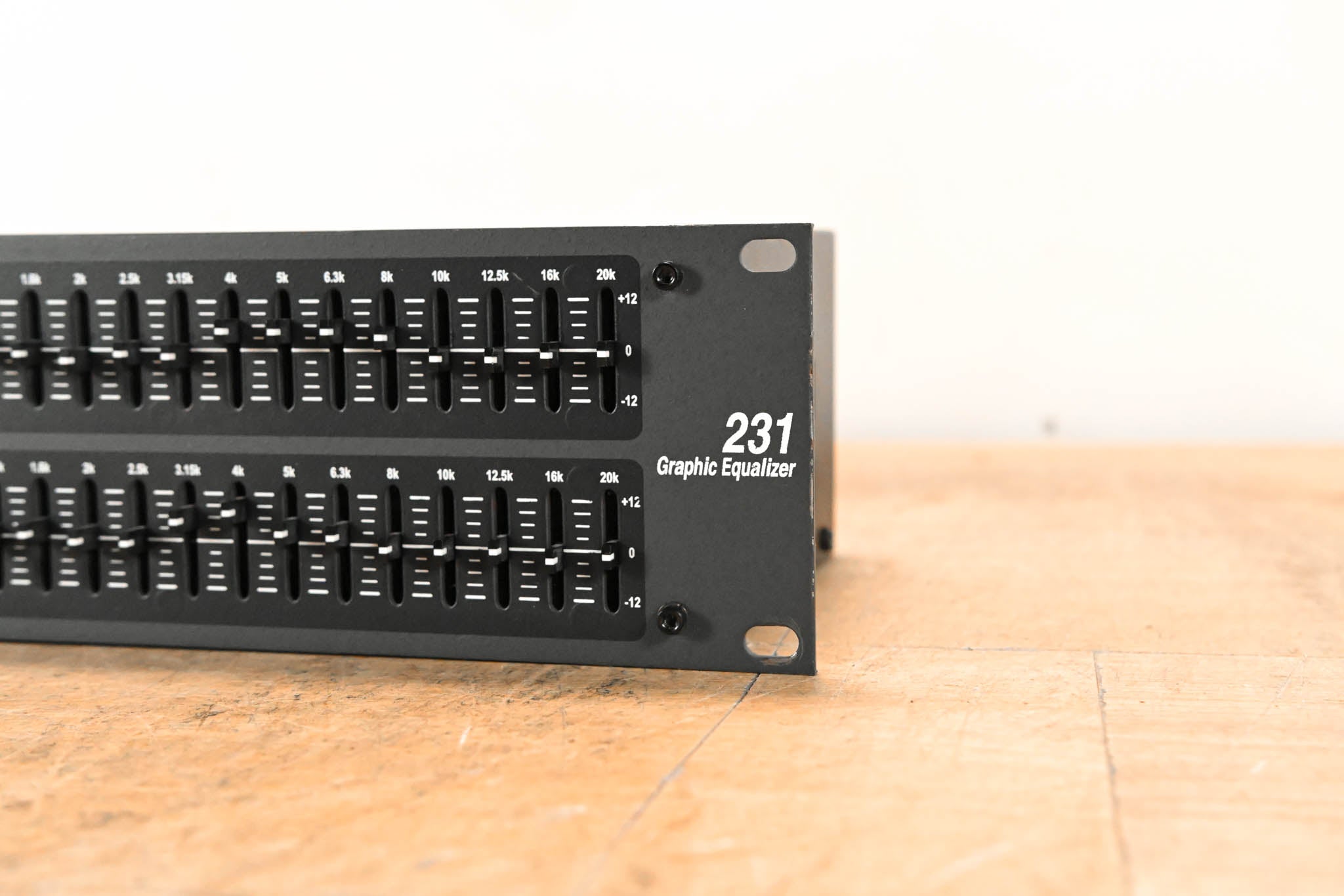 dbx 231 Dual-Channel 31-Band Graphic Equalizer