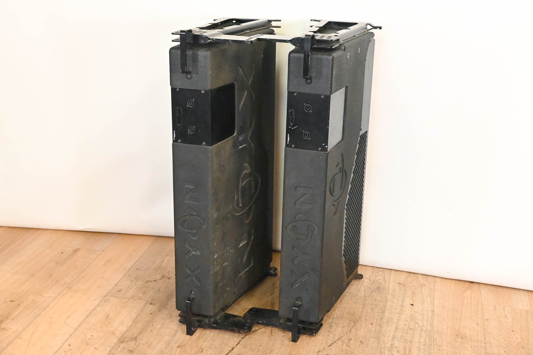 Soundbridge Xyon 7208XY Compact Line-Array Speaker (PAIR)