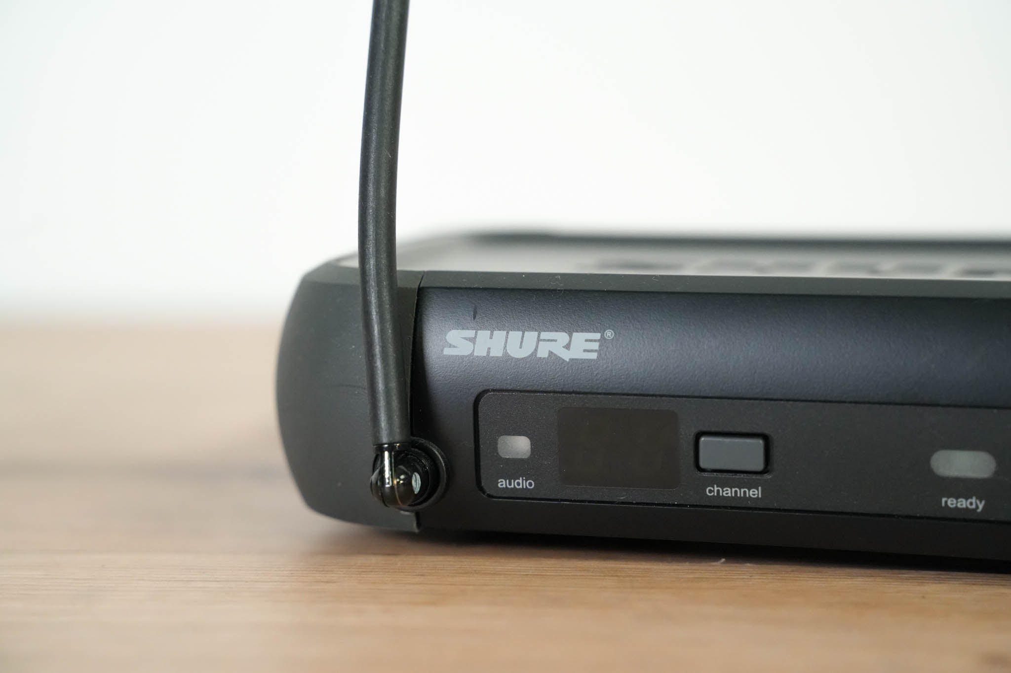 Shure PGX4 Wireless Receiver - J6 Band: 572-590 MHz (NO POWER SUPPLY)