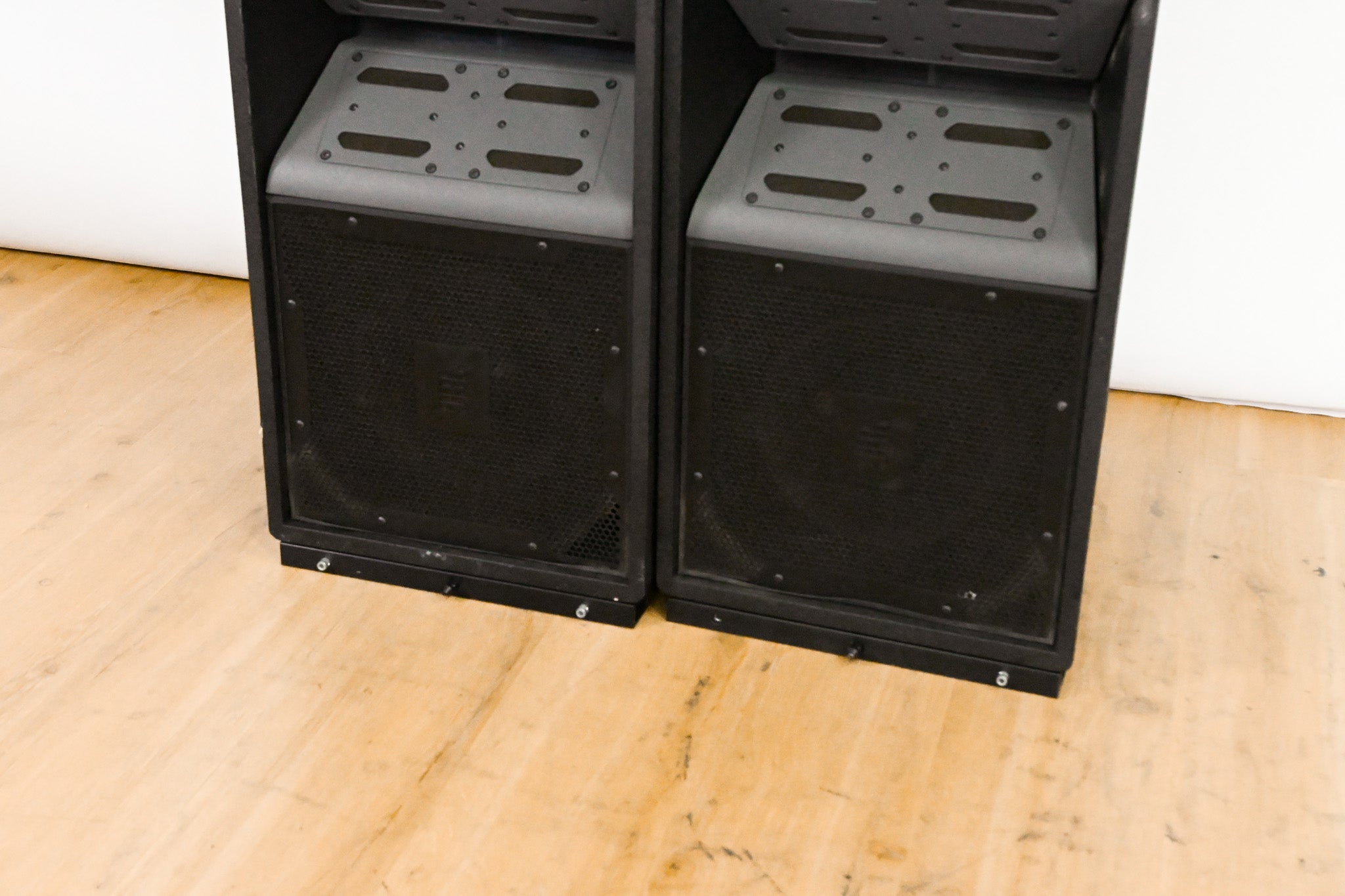 JBL VT4888DP Powered 3-Way Line Array Speaker (PAIR)