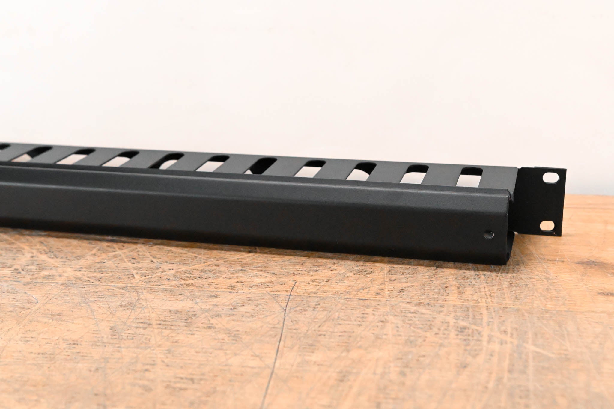 Gator Rackworks GRW-PNLCBLMNG1 1U Cable Management with Cap