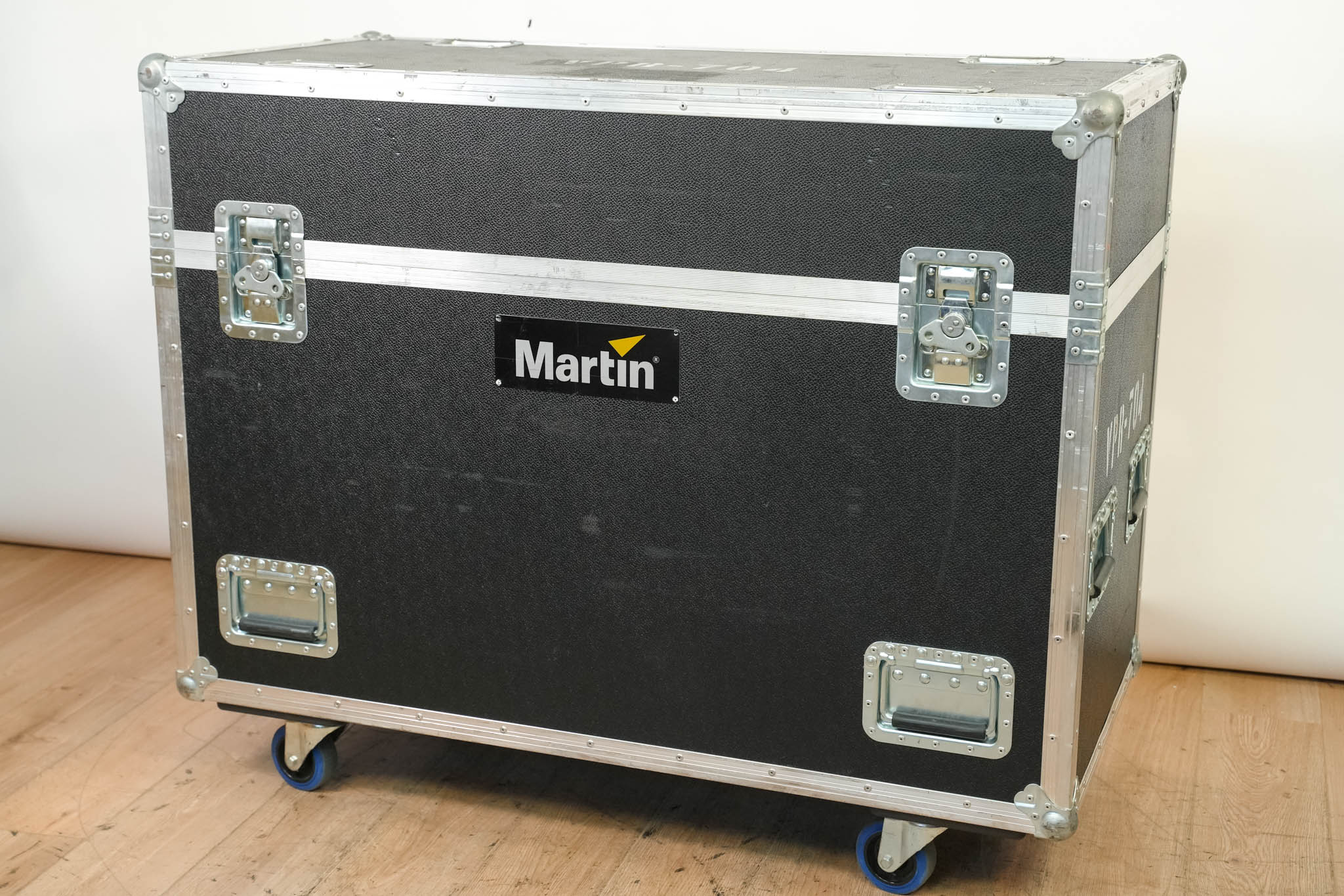 Martin MAC Viper AirFX Aerial Effects Fixture Pair with Flight Case