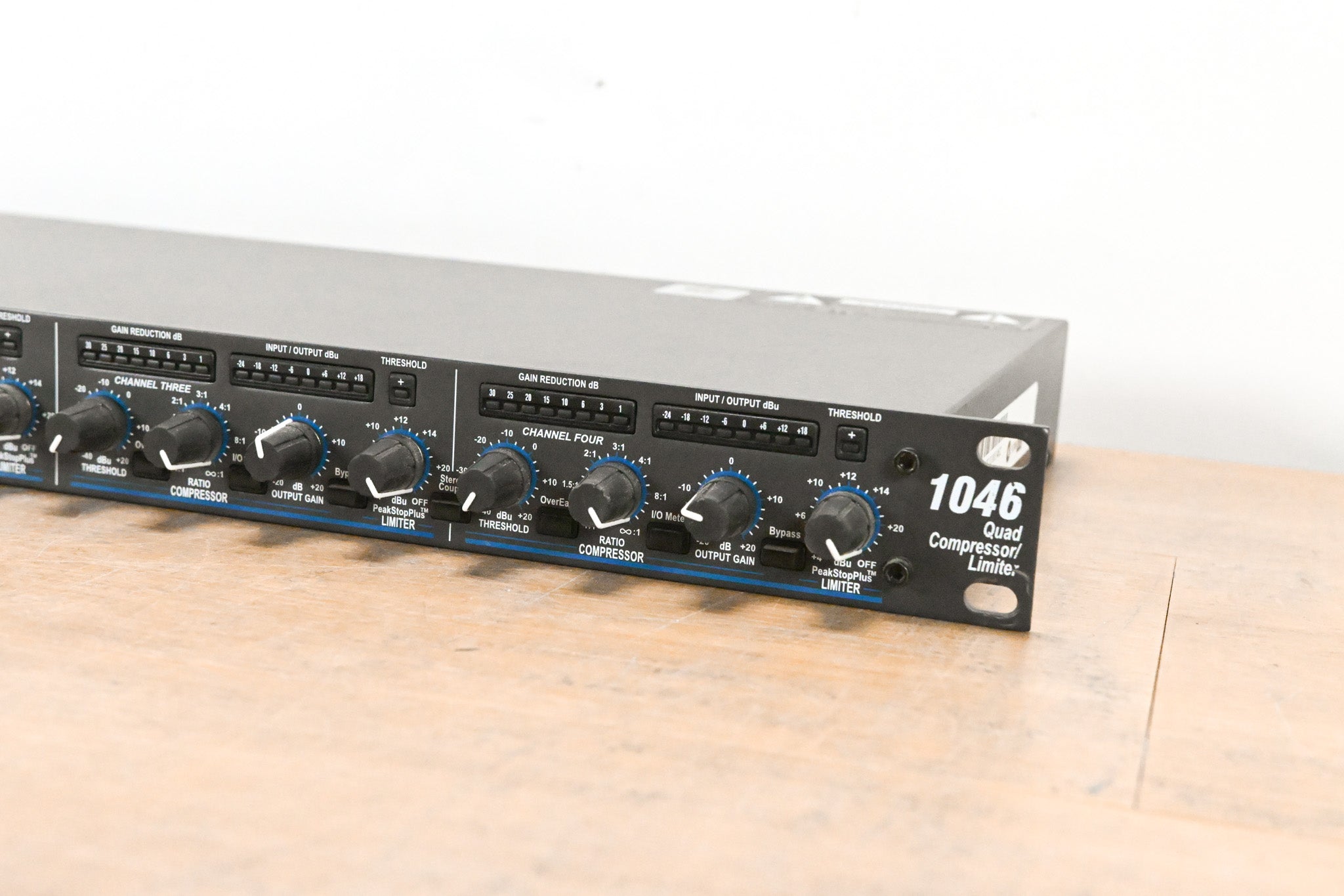 dbx 1046 Quad Compressor/Limiter