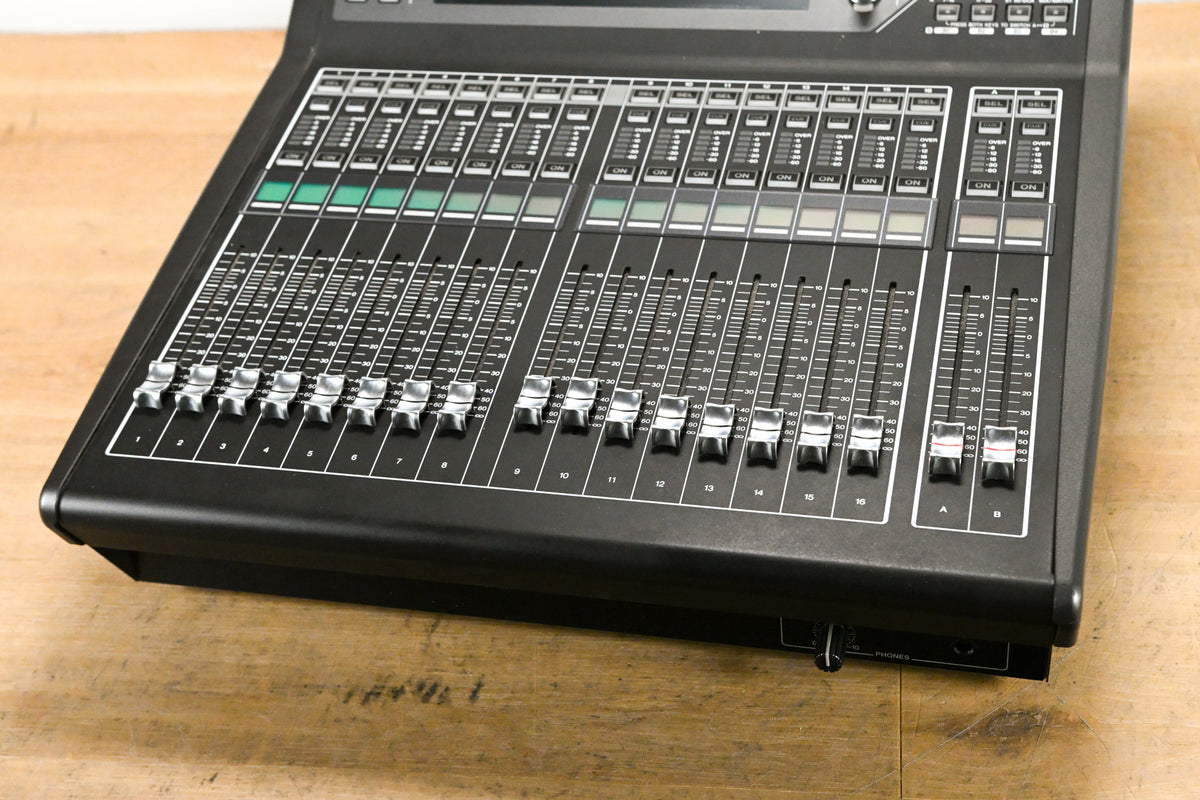 Yamaha QL1 16-Input / 8-Output Digital Mixing Console