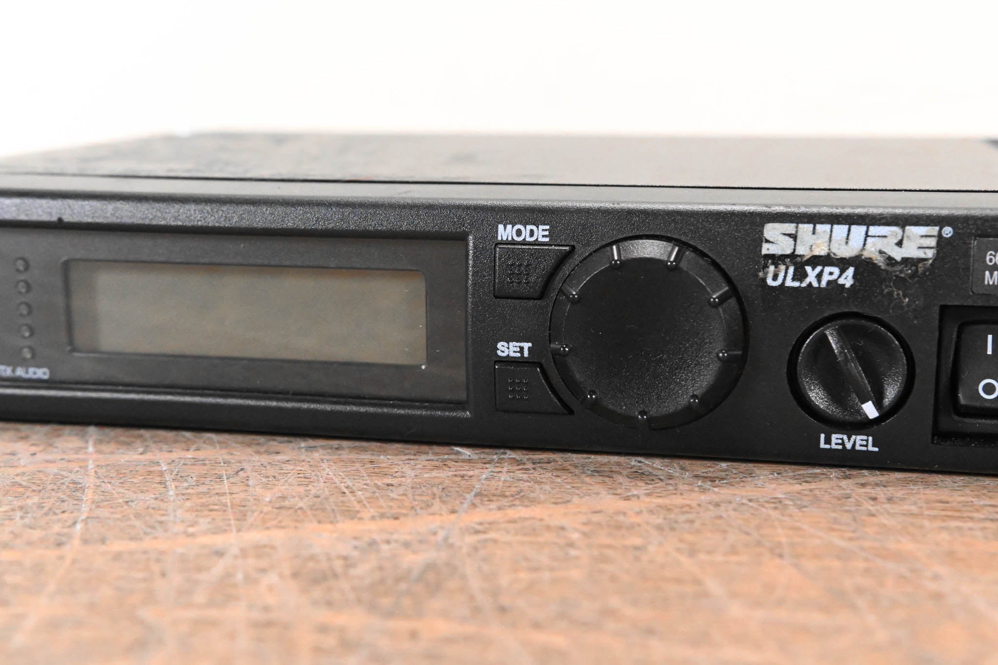 Shure ULXP4 Wireless Receiver - M1 Band: 662-698 MHz (NO POWER SUPPLY)