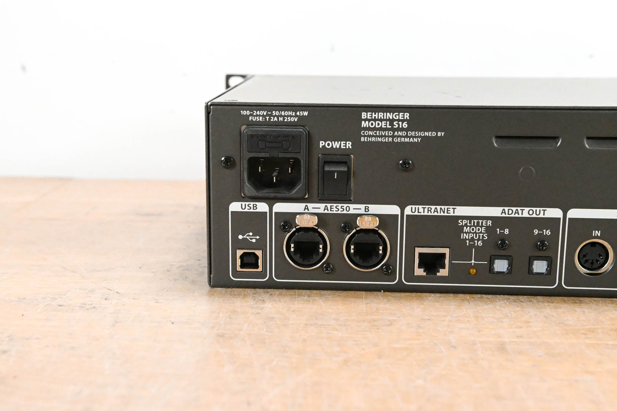 Behringer S16 16 x 8 Digital Stage Box