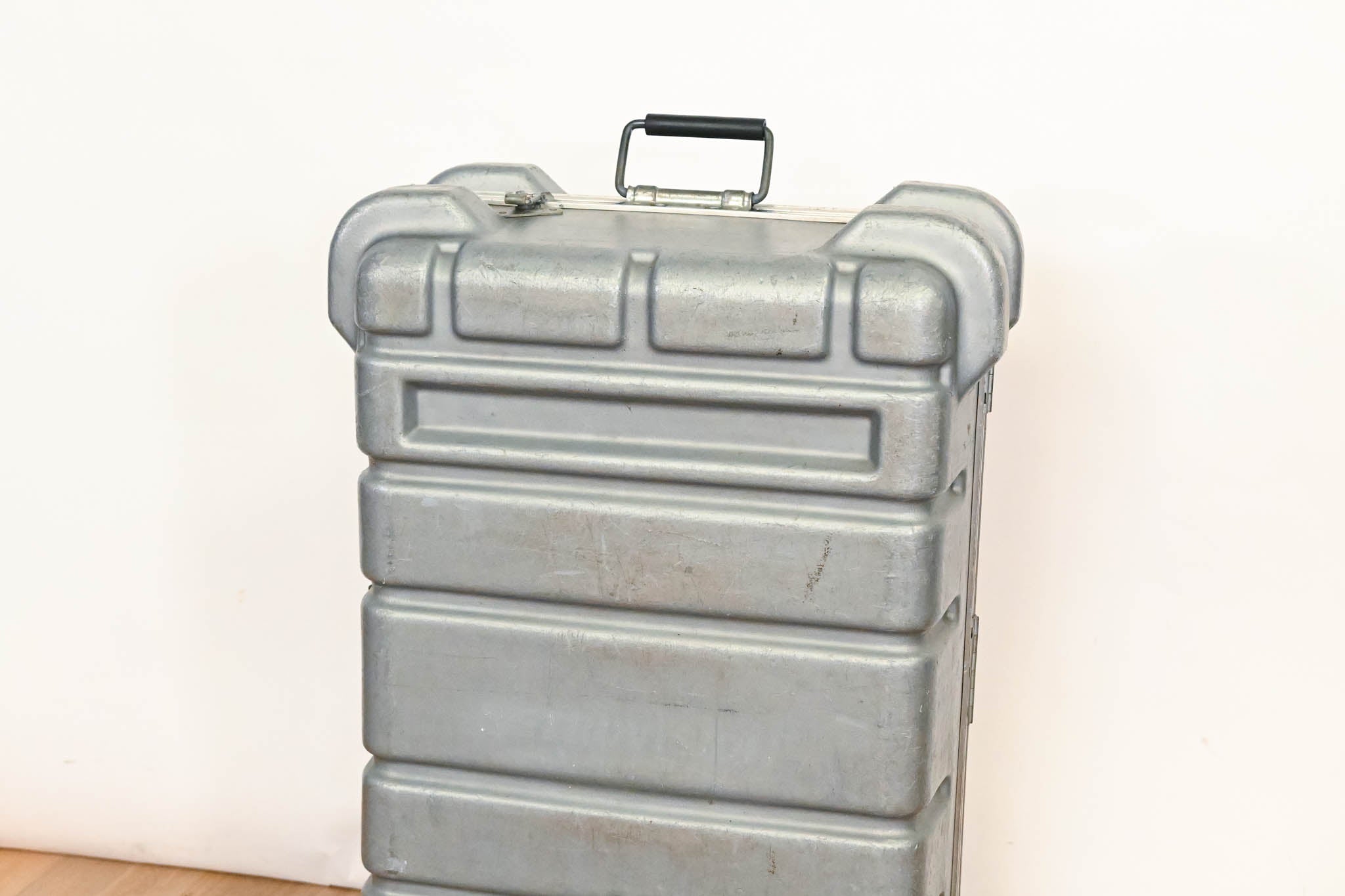 Thermodyne Shok-Stop SHAN-B700 Heavy Duty Rolling ATA Case