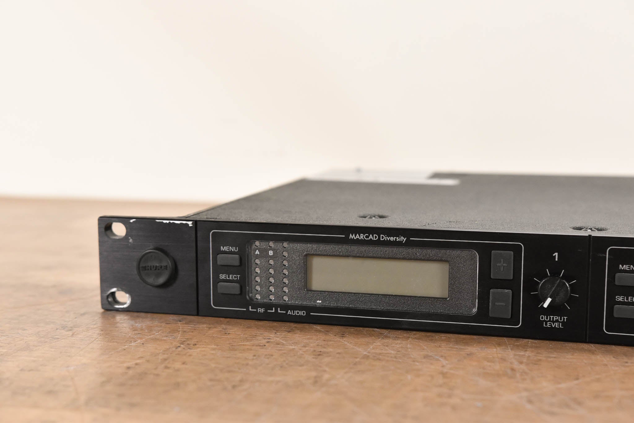 Shure U4D-J4 Dual Wireless Receiver 554-584 MHz CG00WX6