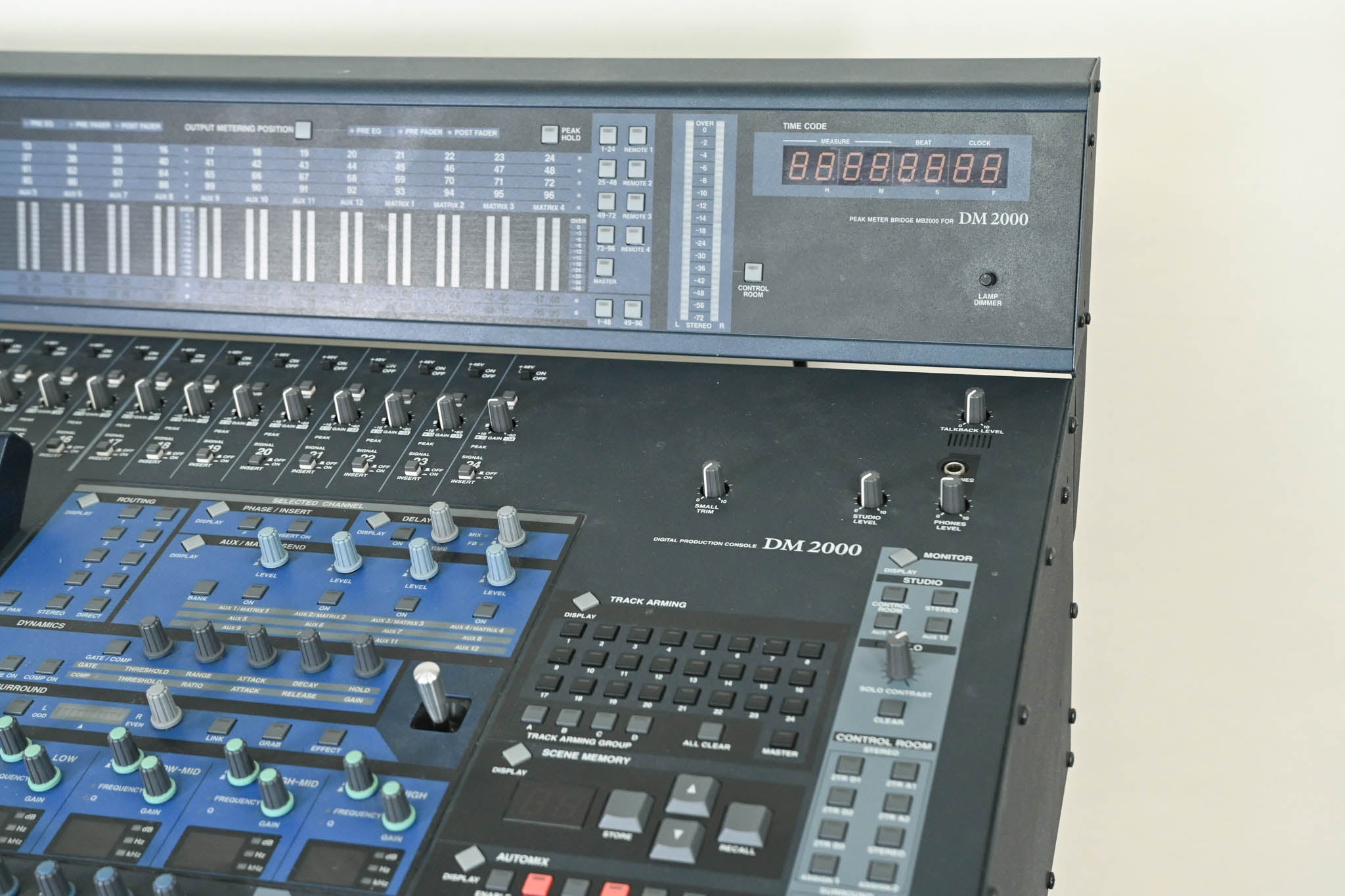Yamaha DM2000 24-Channel Digital Audio Mixing Console