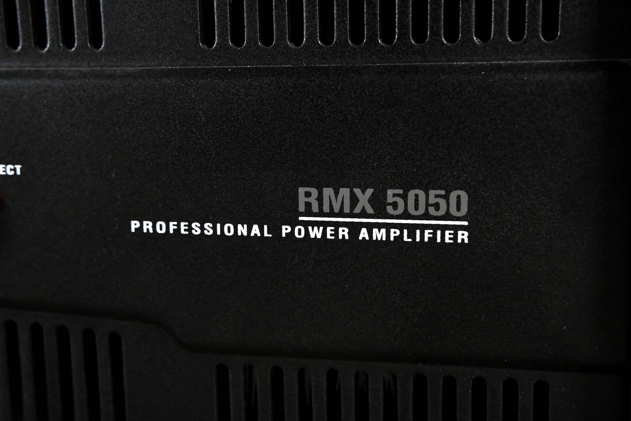 QSC RMX5050 2-Channel Power Amplifier