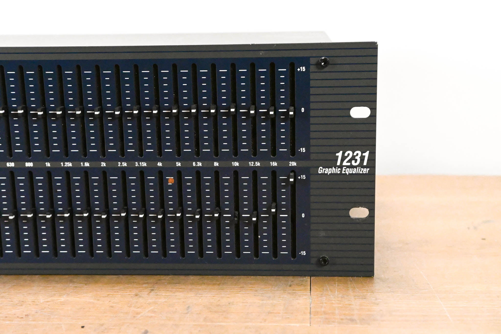 dbx 1231 Dual-Channel 31-Band Graphic Equalizer