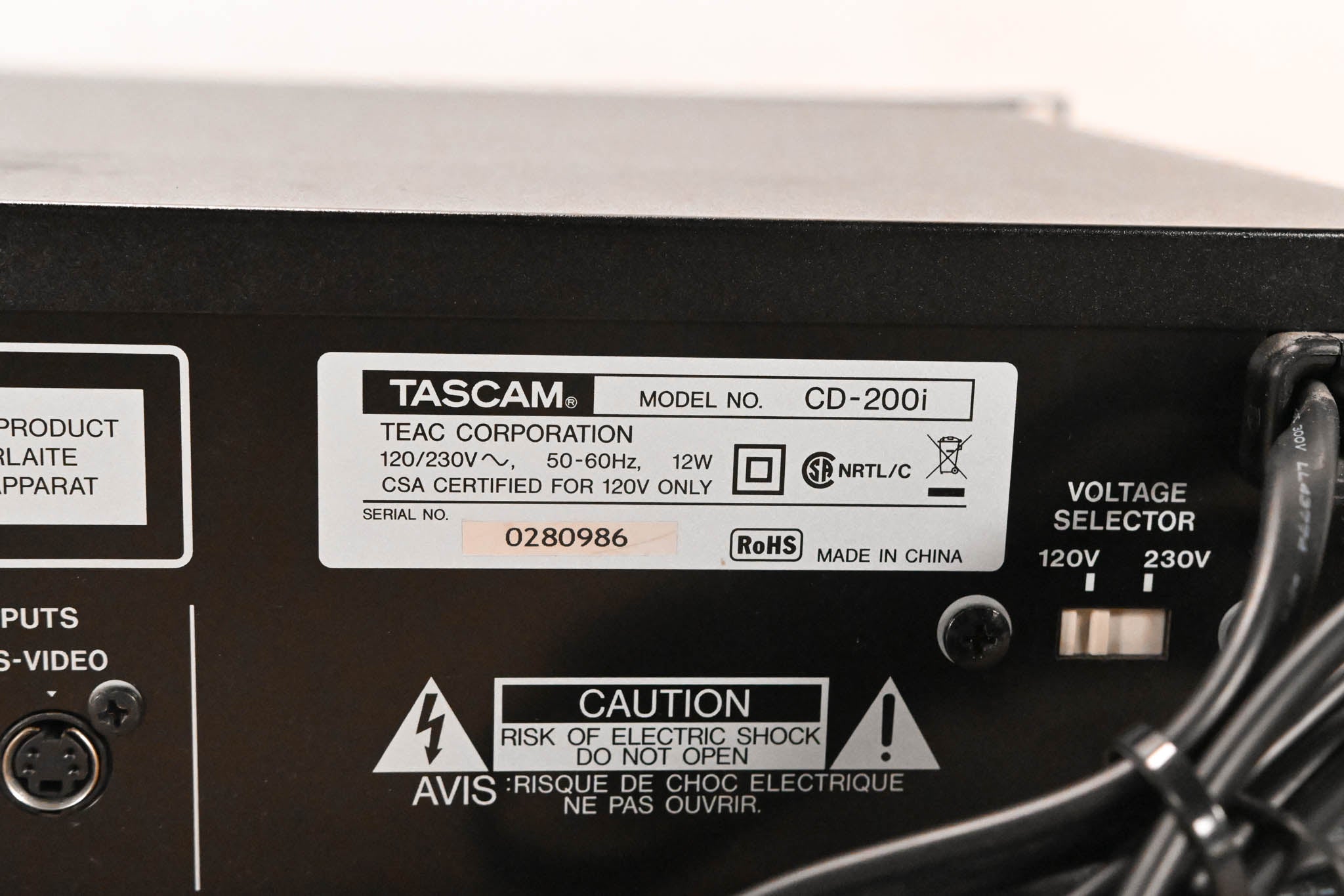 TASCAM CD-200i Rackmountable CD Player with iPod Dock