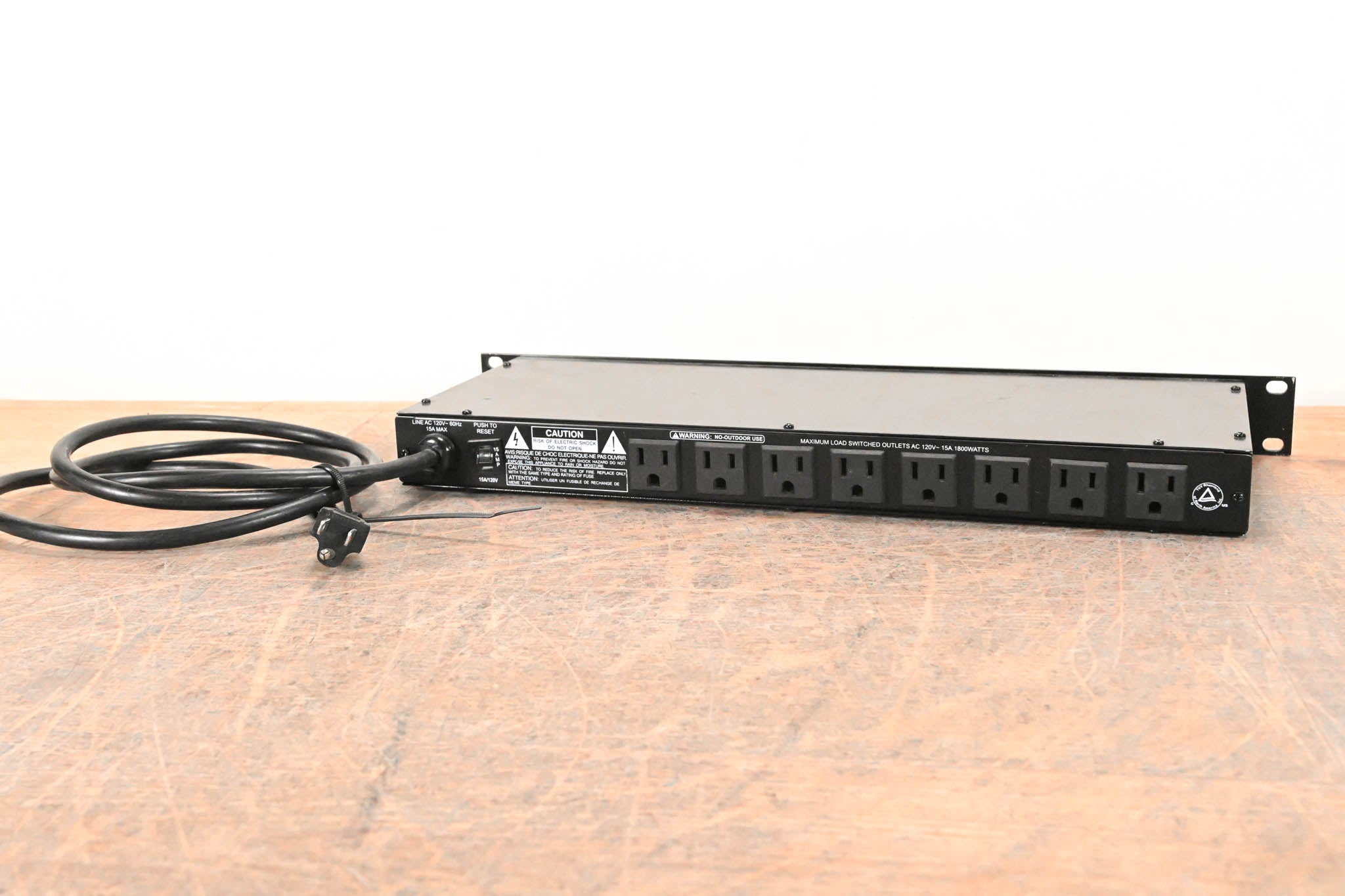 Furman M-8 8-Outlet Power Conditioner