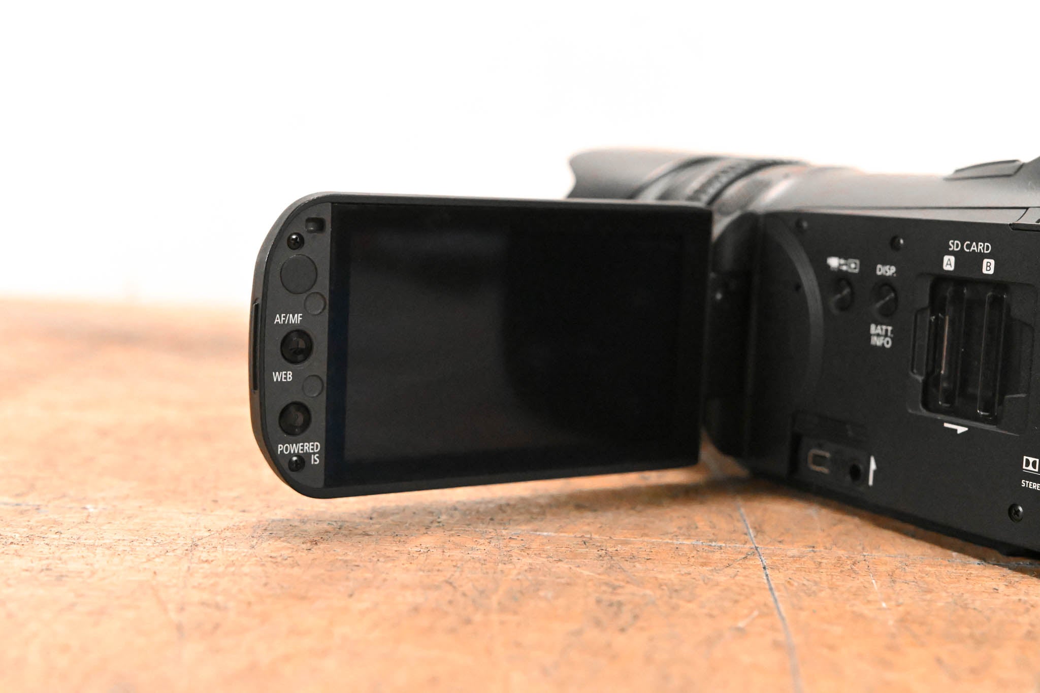 Canon Vixia HF G10 Full HD Camcorder w/HD CMOS Pro + 32GB Internal Flash