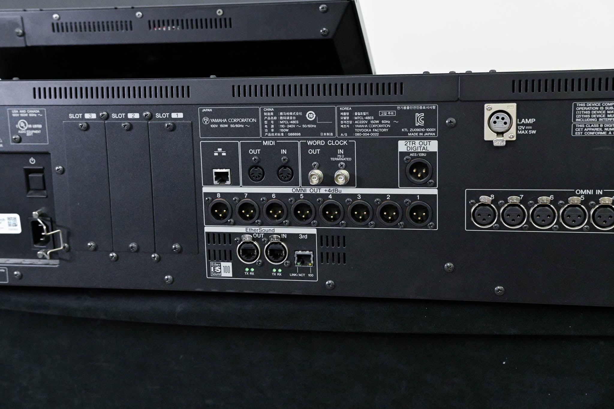 Yamaha M7CL-48ES 48-Channel EtherSound Digital Audio Mixer