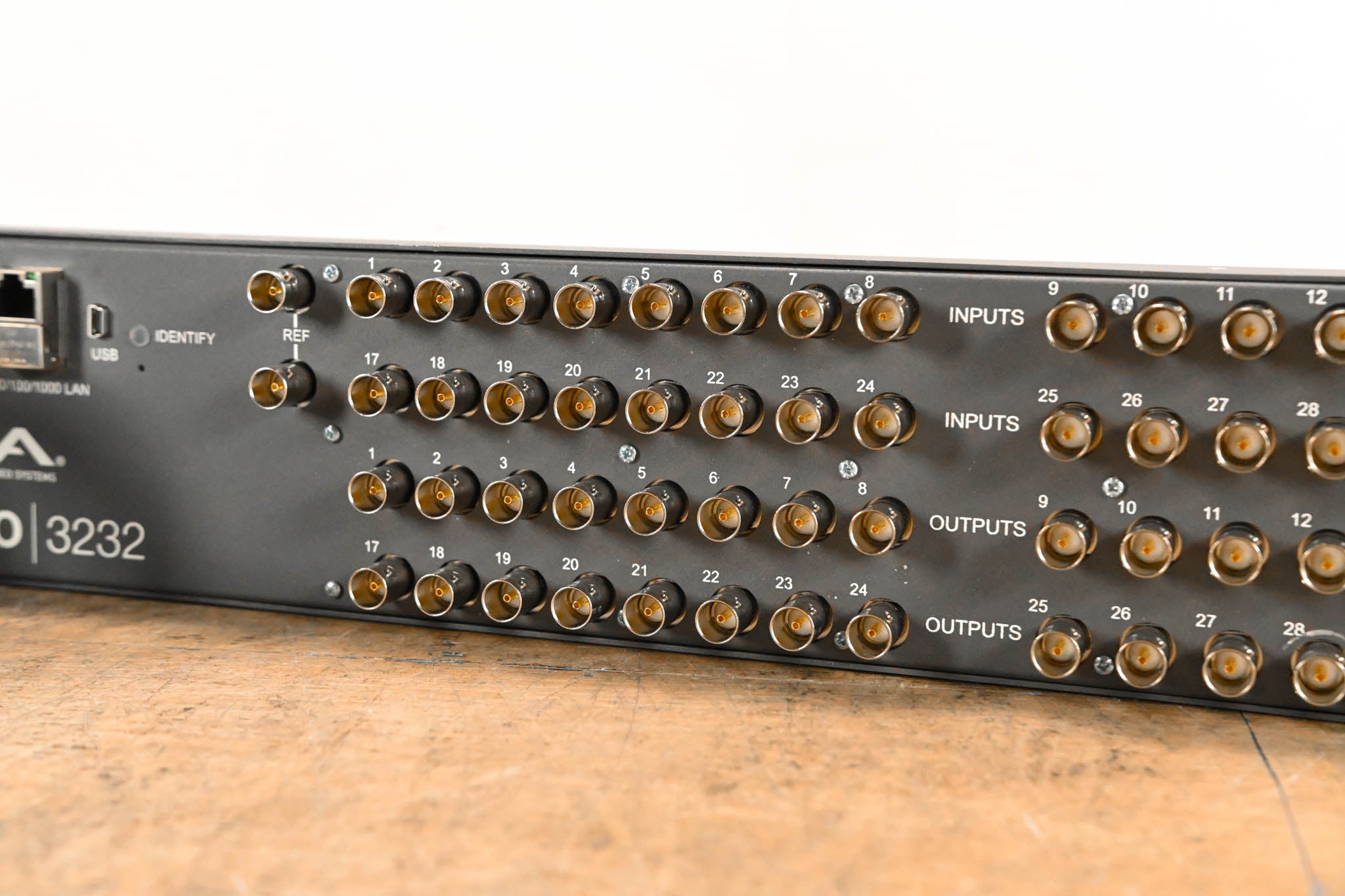 AJA KUMO 3232 2RU Compact 3G-SDI Router with USB