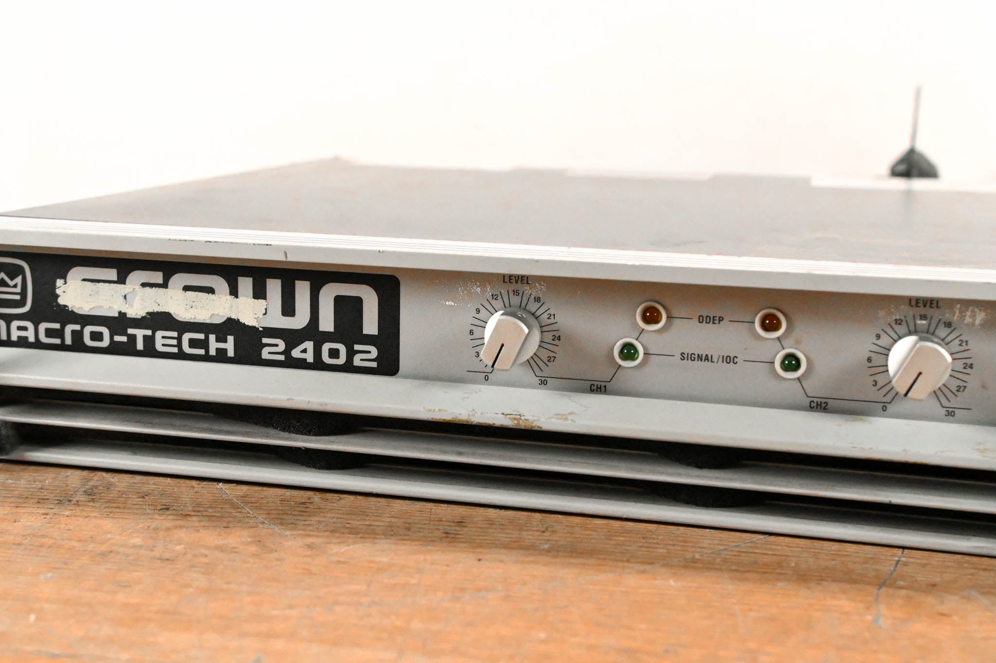 Crown Macro-Tech 2402 2-Channel Power Amplifier