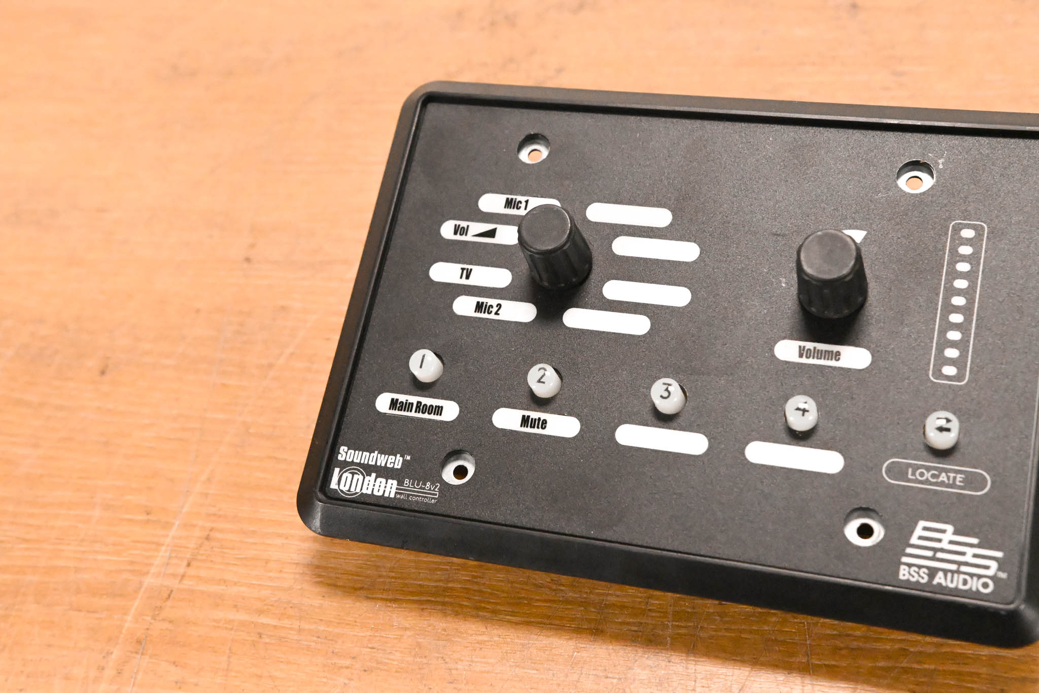 BSS BLU-8v2-BLK-M Programmable Zone Controller (NO POWER SUPPLY)
