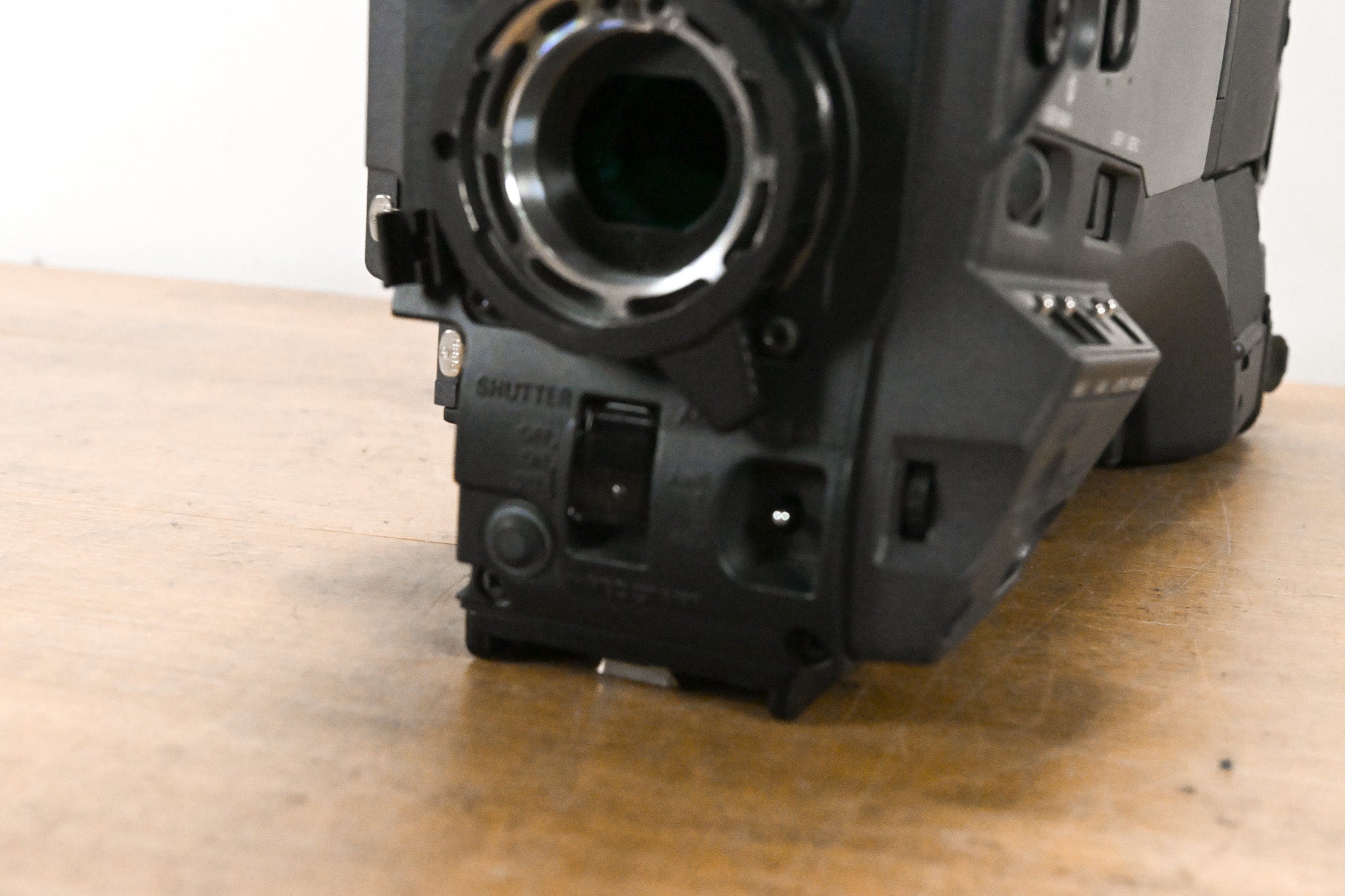 Panasonic AG-HPX500P 2/3" Shoulder-Mounted P2HD Camcorder